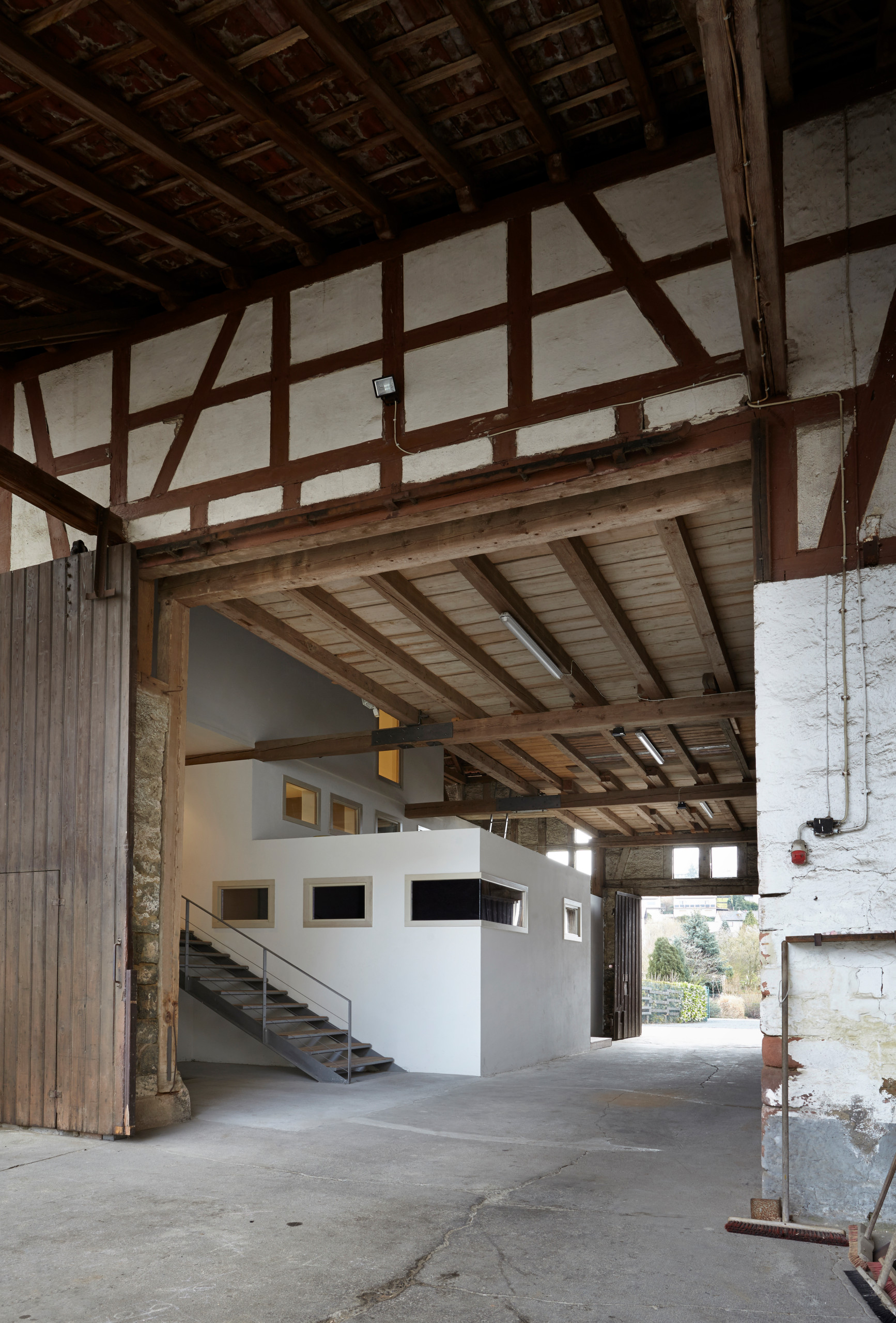 Архитектура: 5 проектов, где новый дом строили... внутри старого