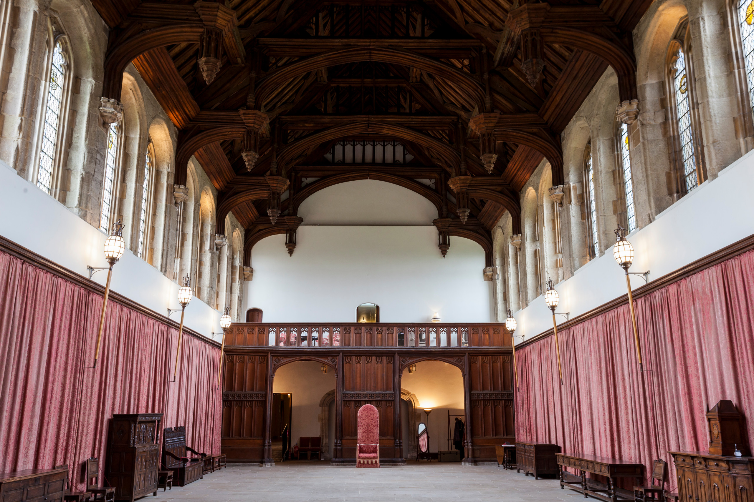 Houzz Британия: Средневековый дворец, оформленный в стиле ар деко