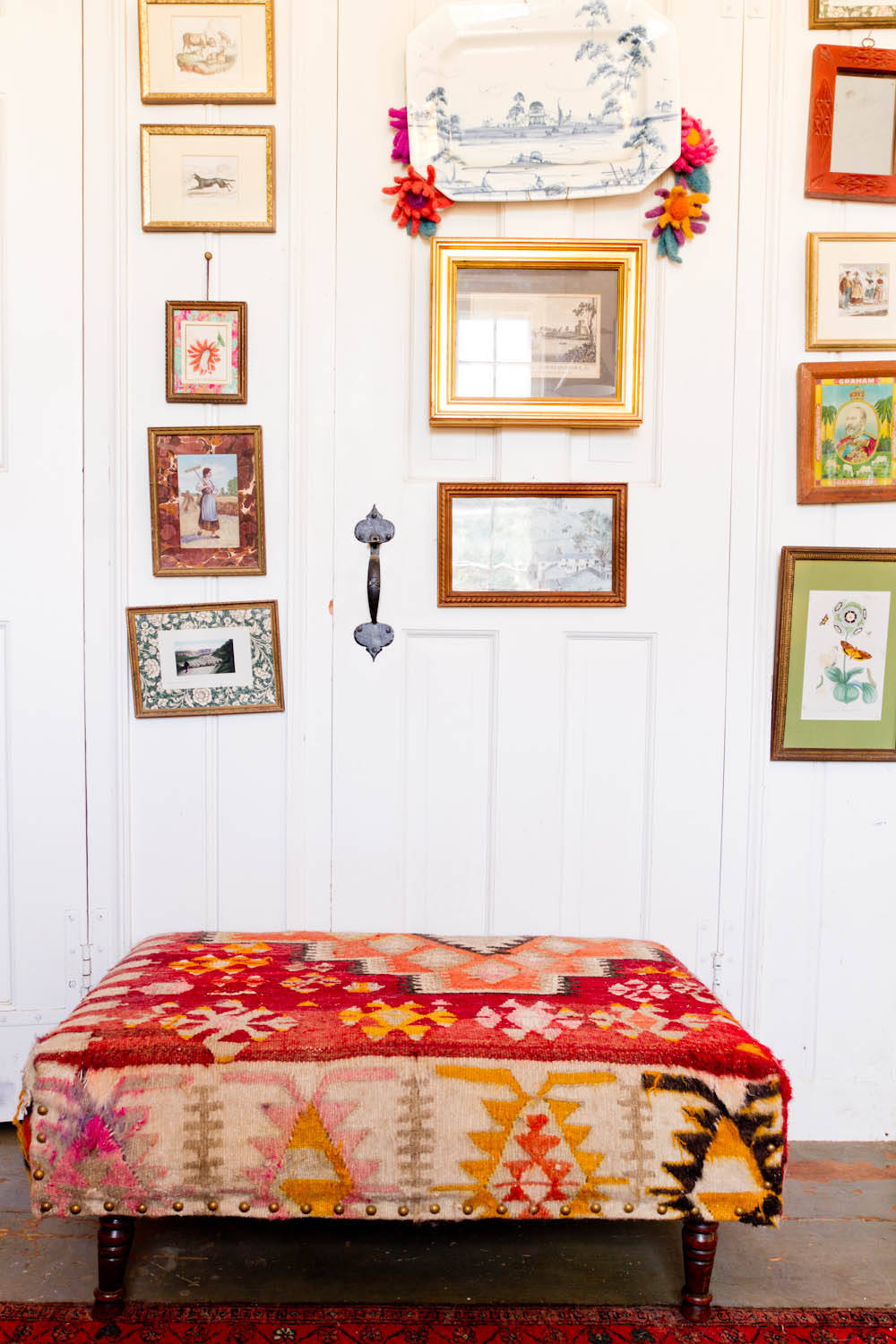 Модный тип: Ковер килим, флокати, бени уран или бушруит?