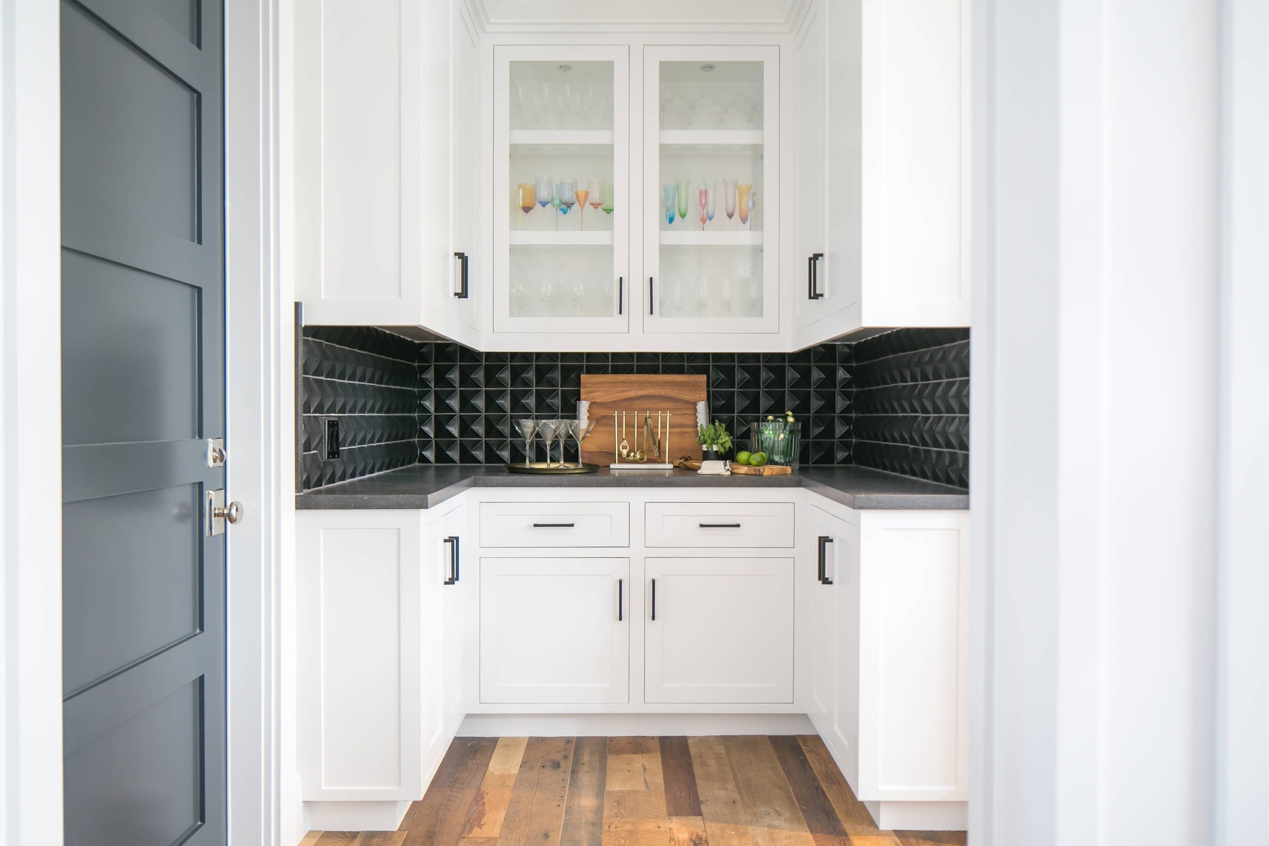 Хороший вопрос: Как правильно пить шампанское?