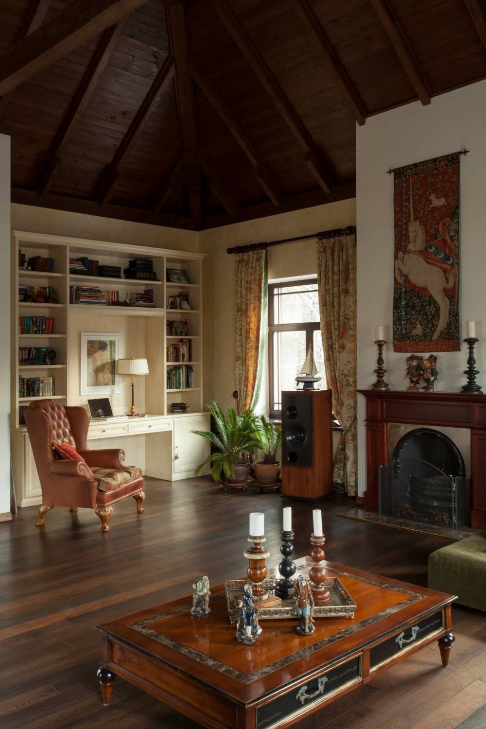 Houzz тур: Дом с английским настроением и музыкальной гостиной