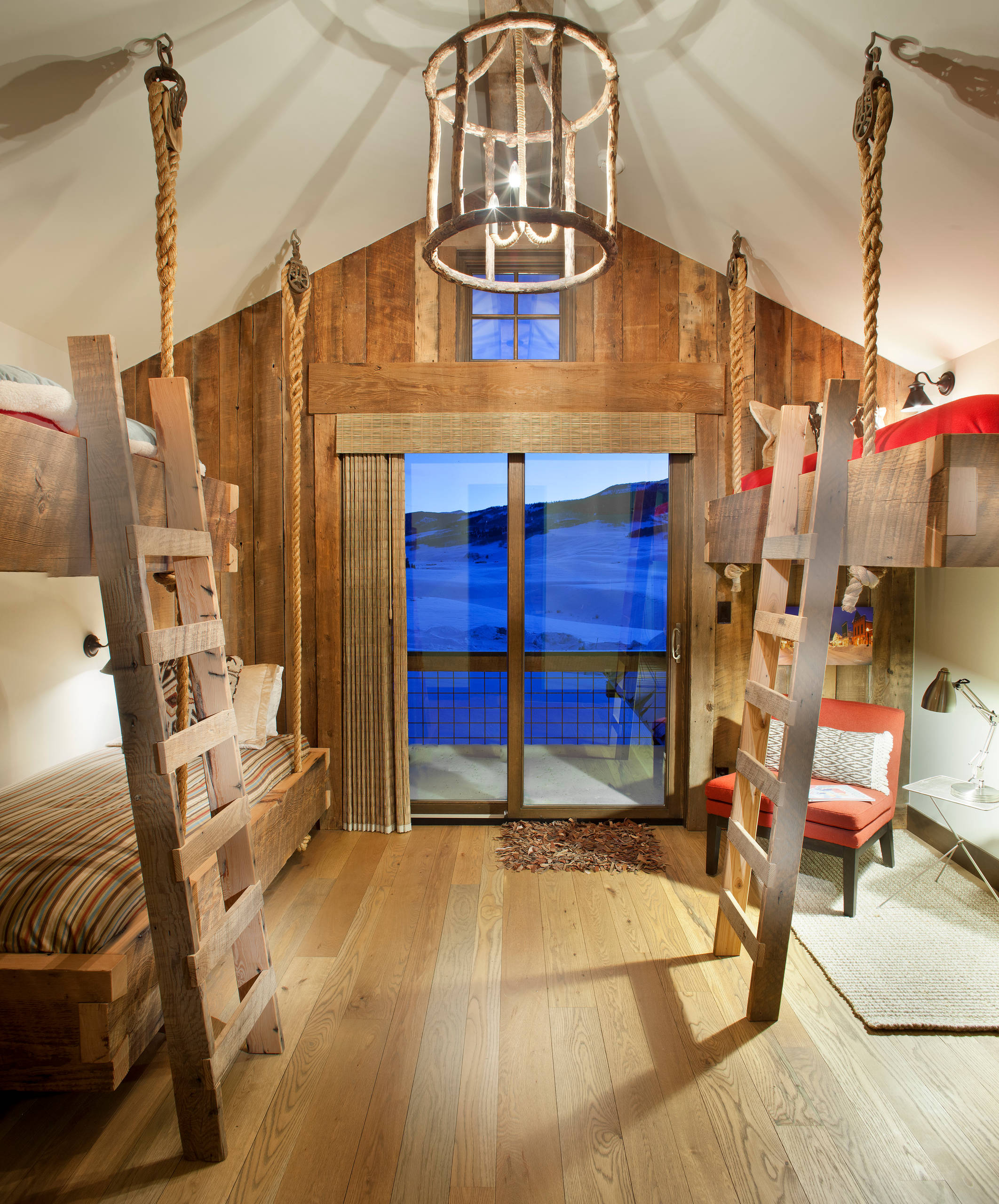 Азбука вкуса: Переход отделки с пола на стену — почему это работает?