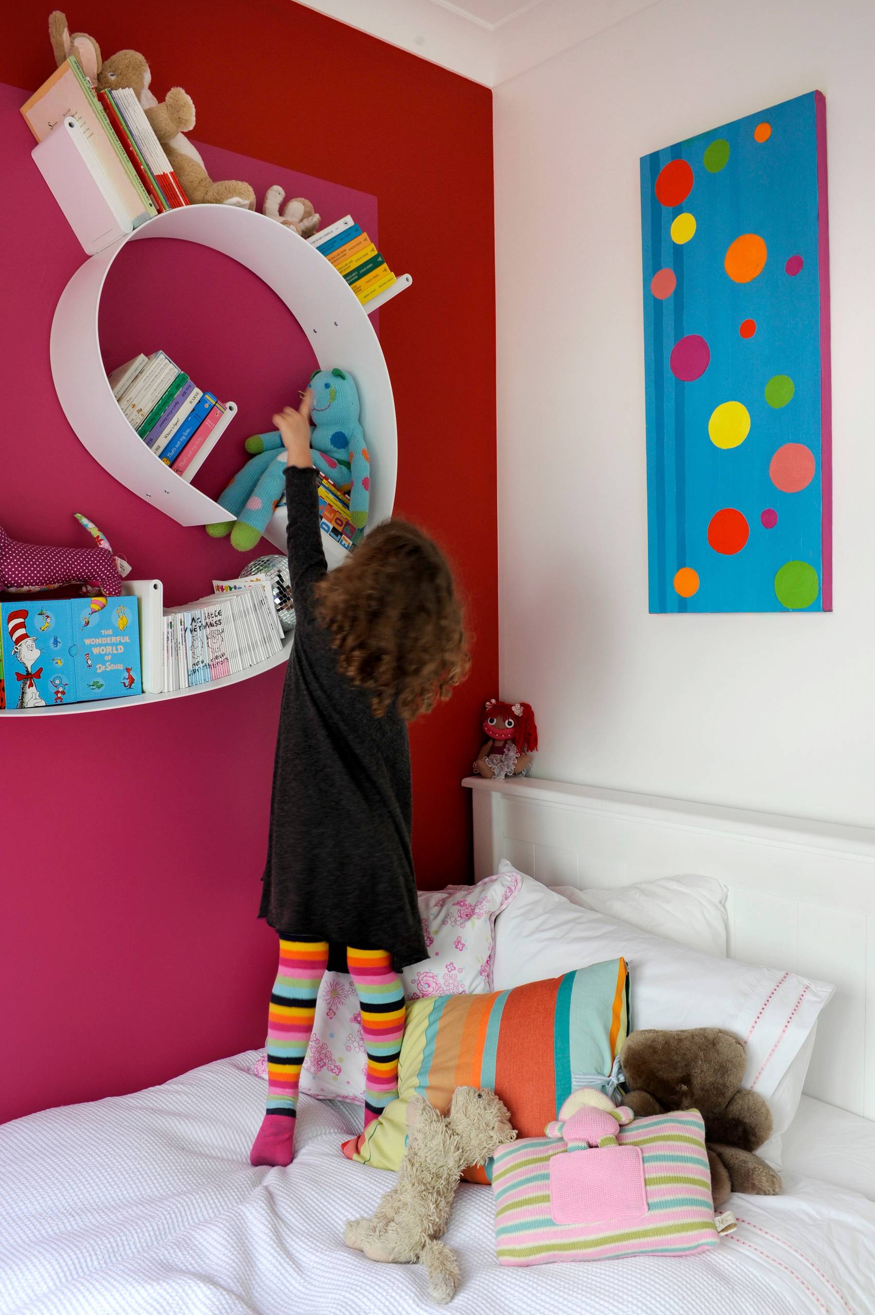 С миру по идее: Умные и красивые способы хранения детских книг