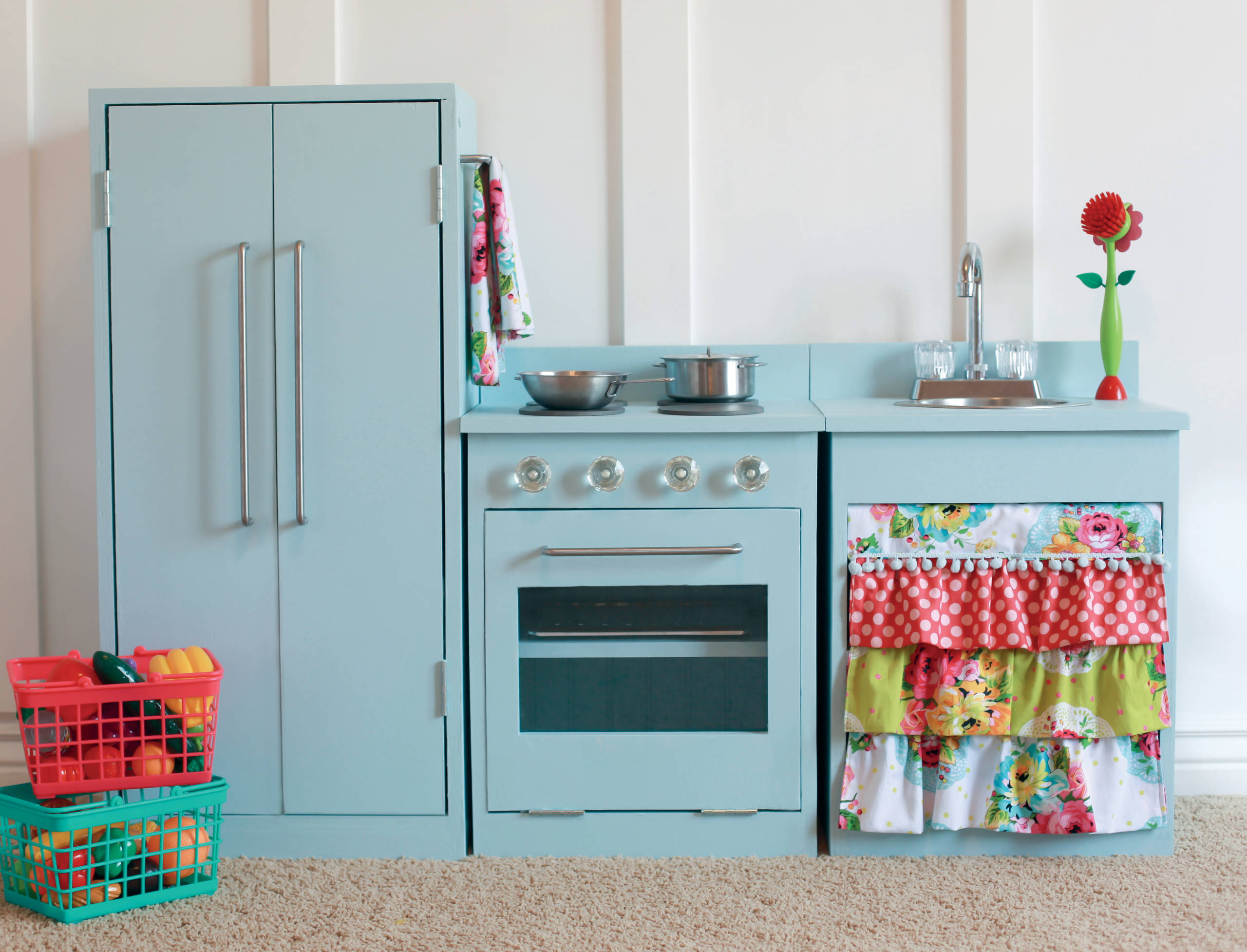 Хороший вопрос: Из какой посуды дети лучше едят