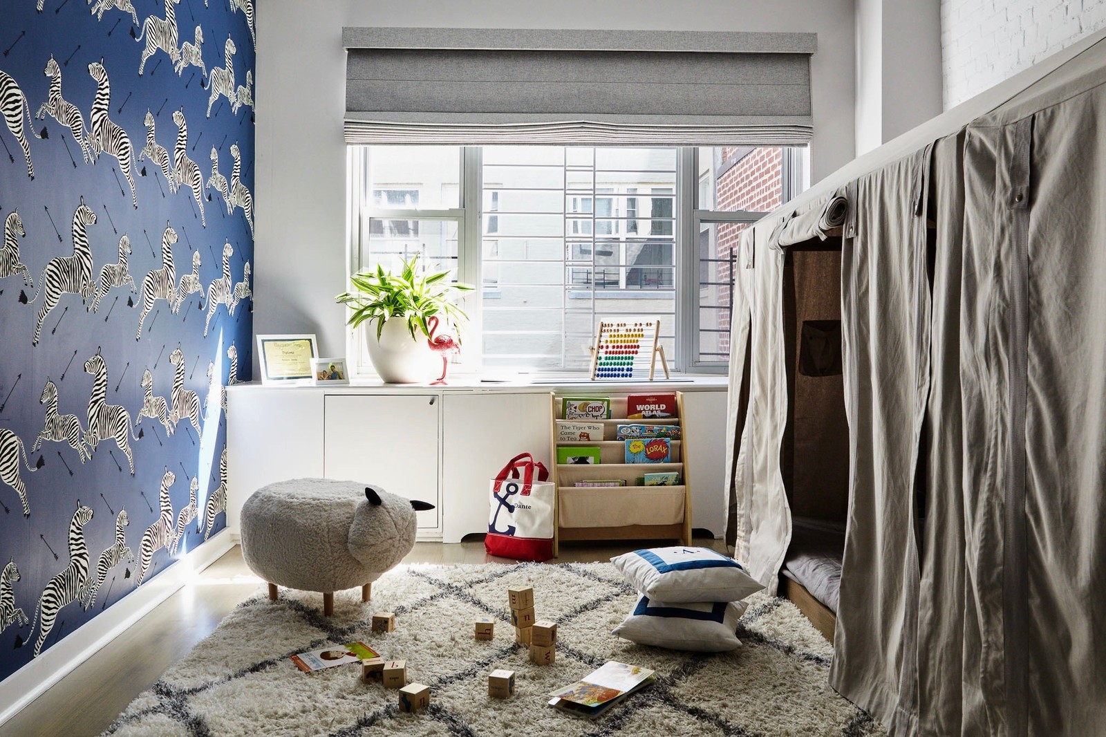 Акцентная стена: Оформление стен в детской комнате