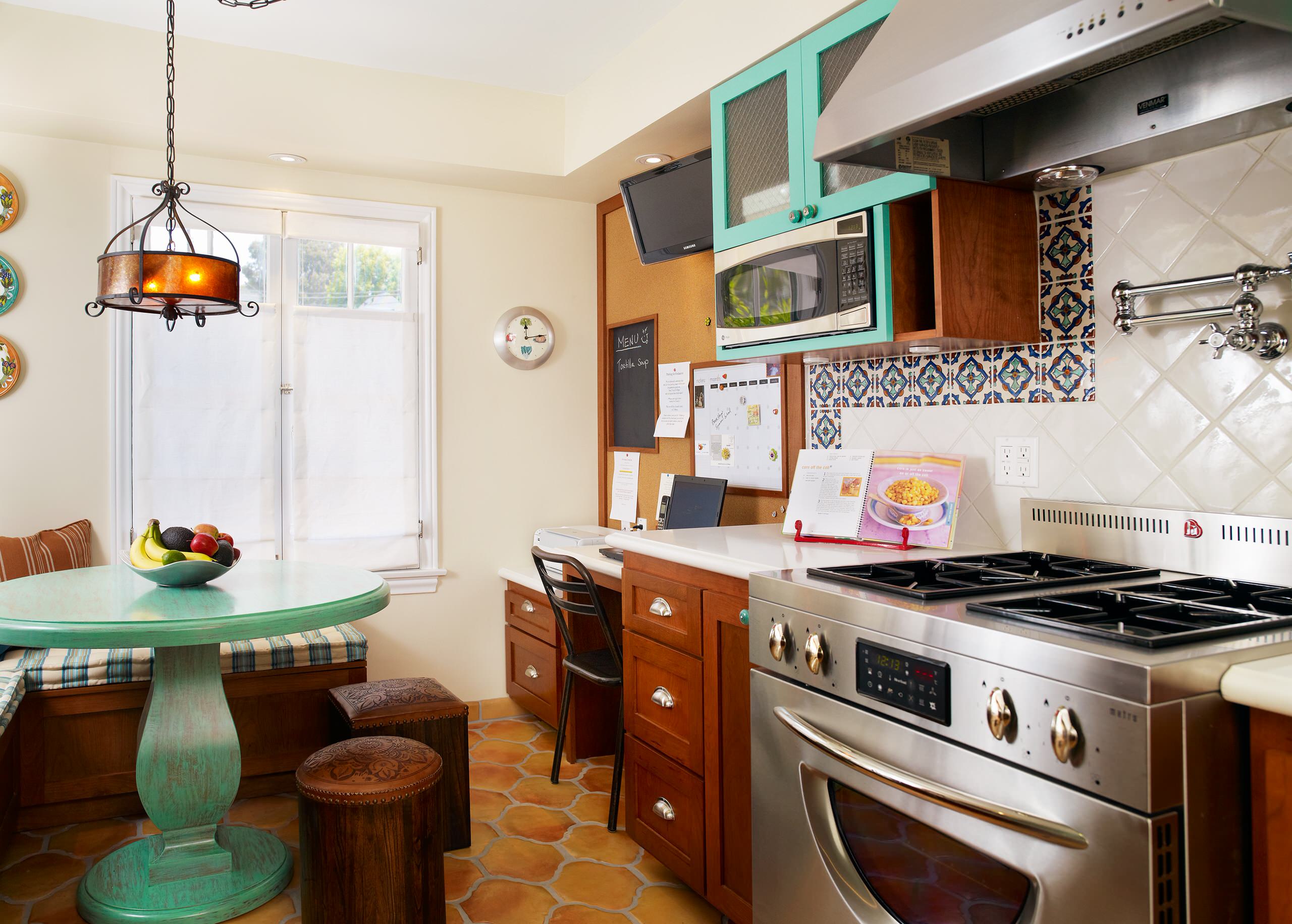 Как организовать место для работы и творчества