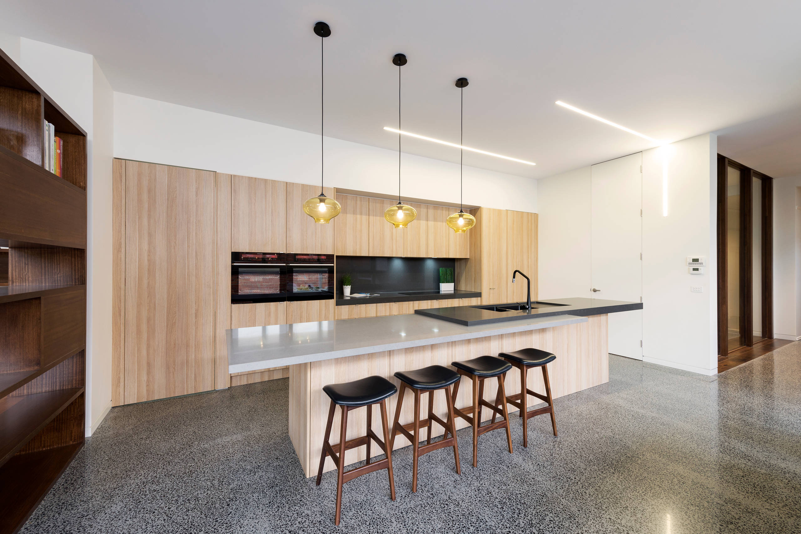 Houzz Австралия: Старый коттедж с футуристичной террасой