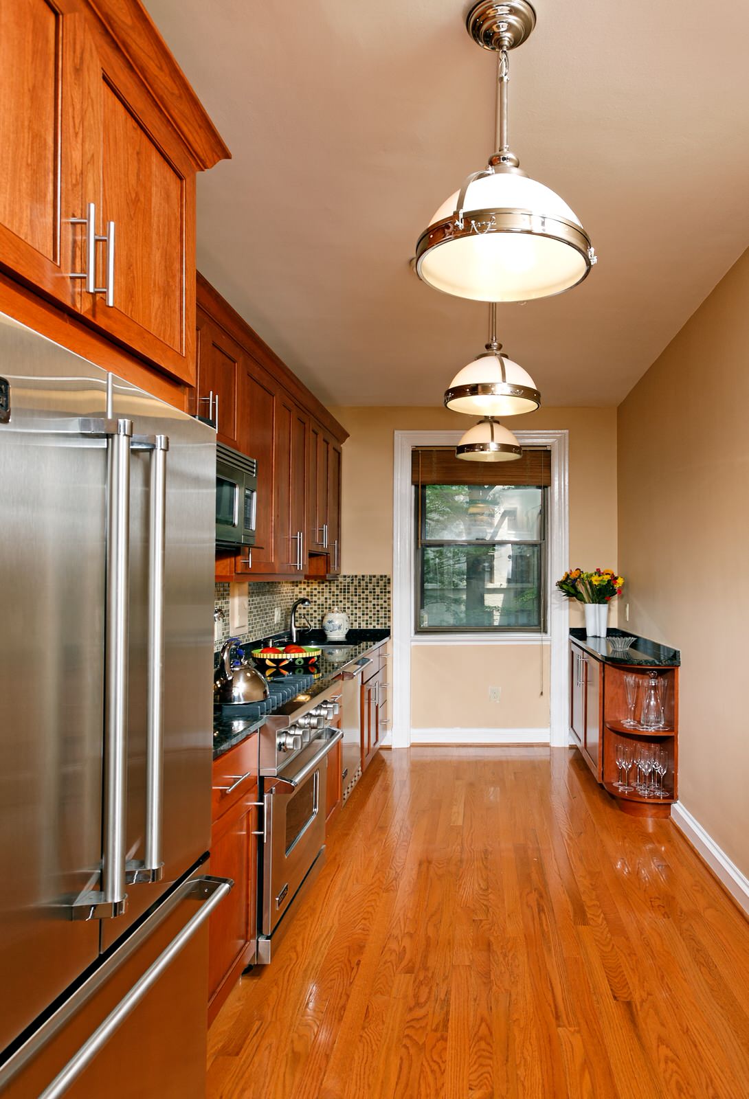 Хороший вопрос: Как выбрать подходящие шторы на кухню