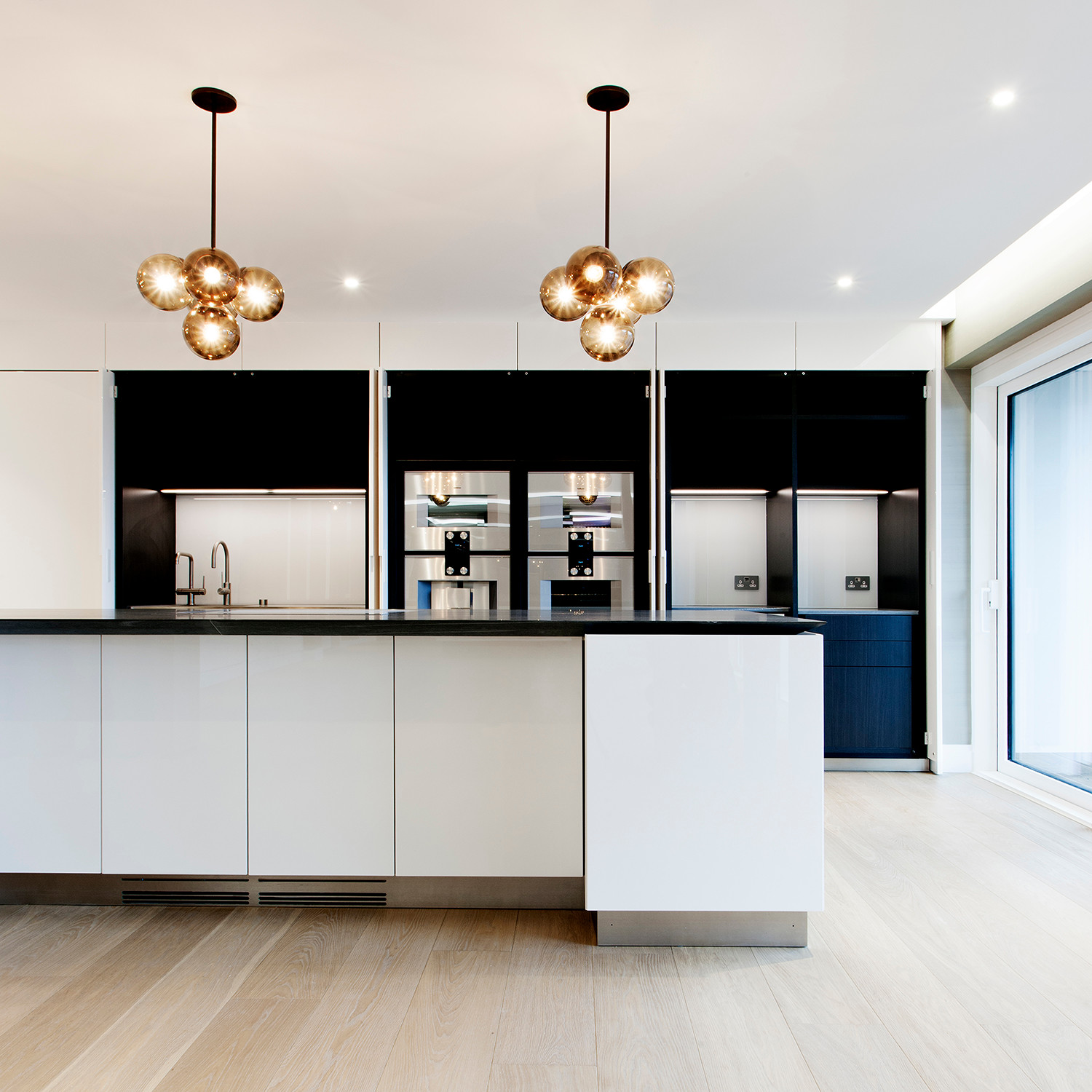 Как правильно: Организовать верхний свет на кухне