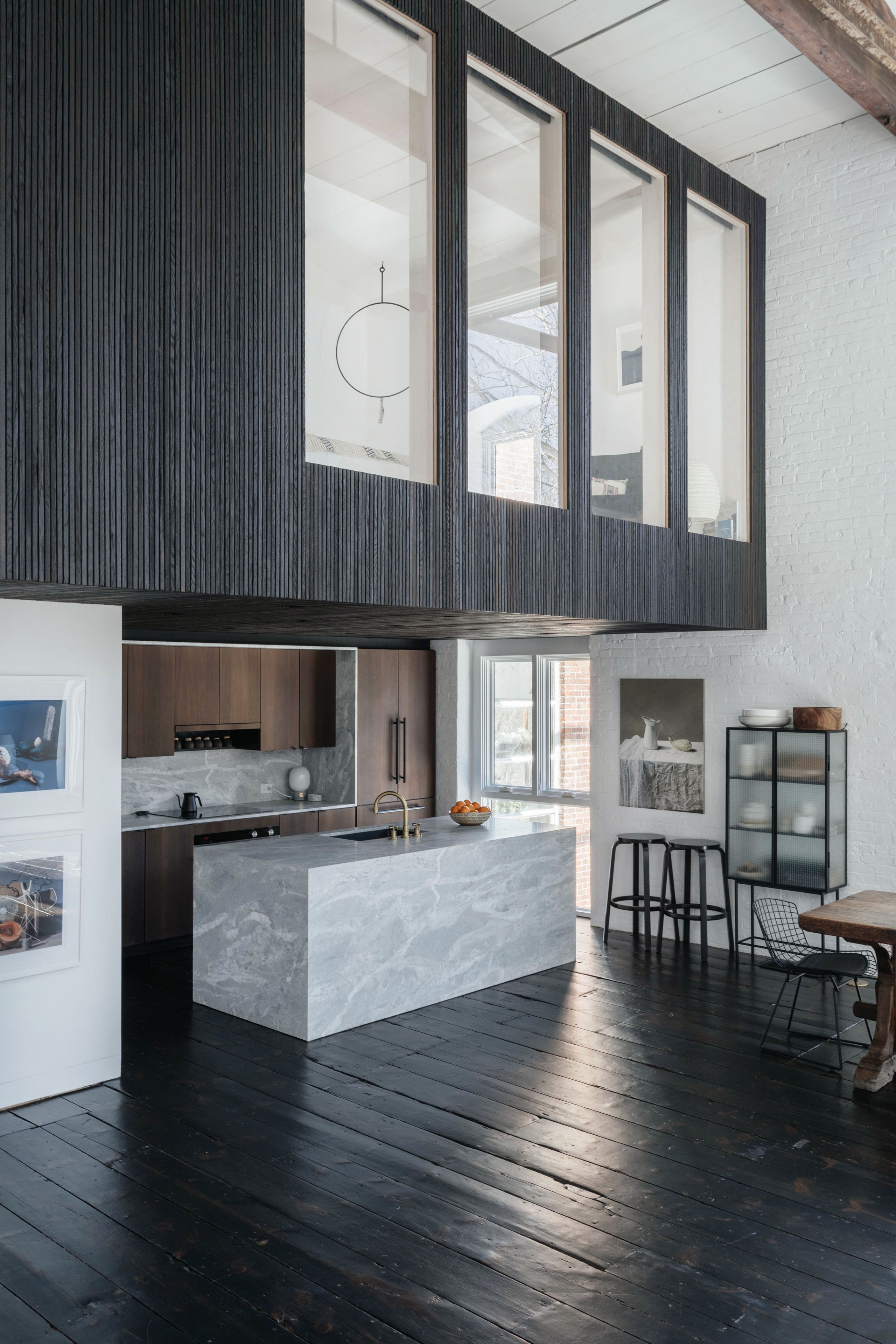 До и после: Из корпуса завода — в дом для отдыха под Нью-Йорком