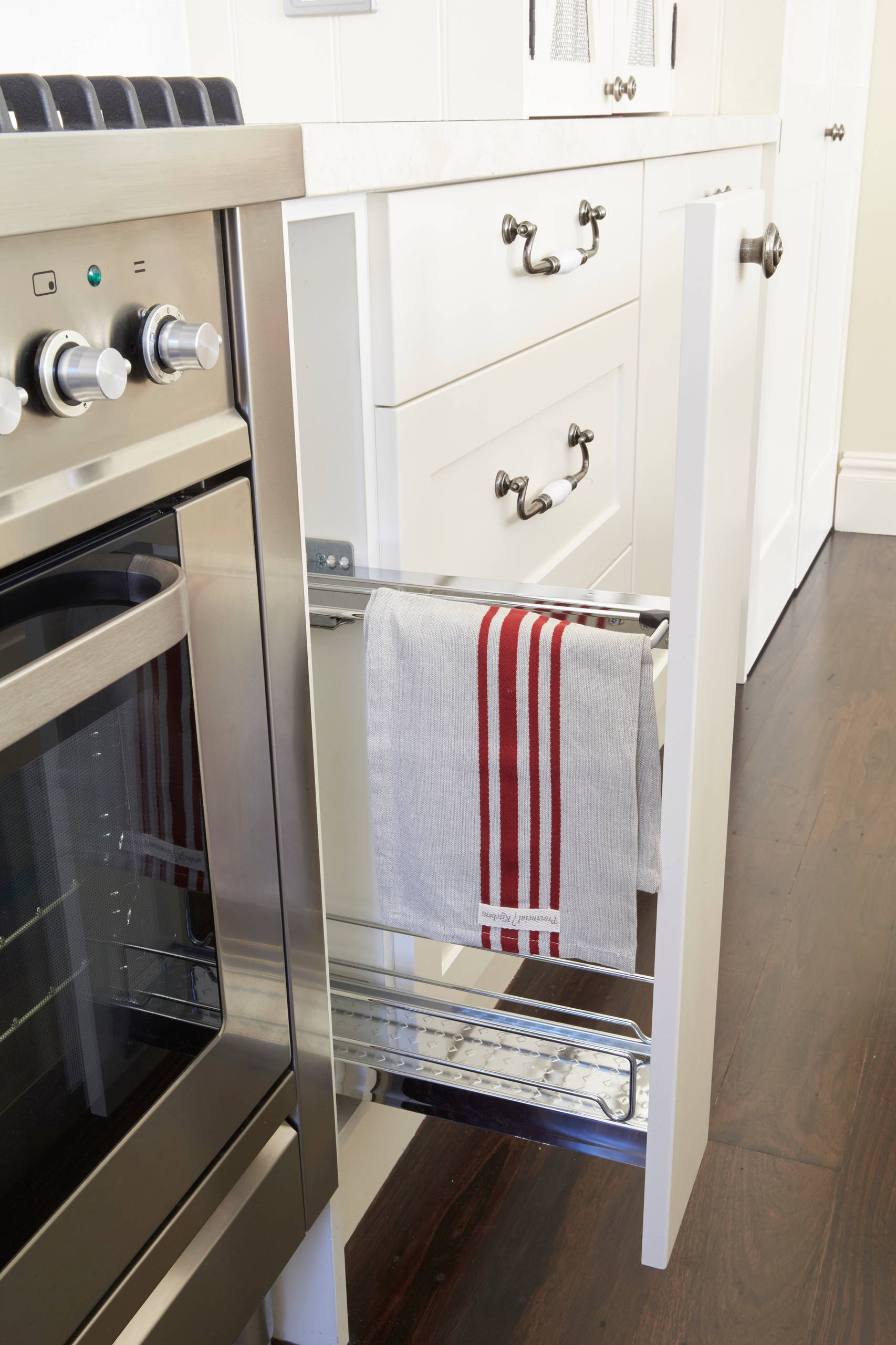 Вопрос: Где хранить кухонные полотенца