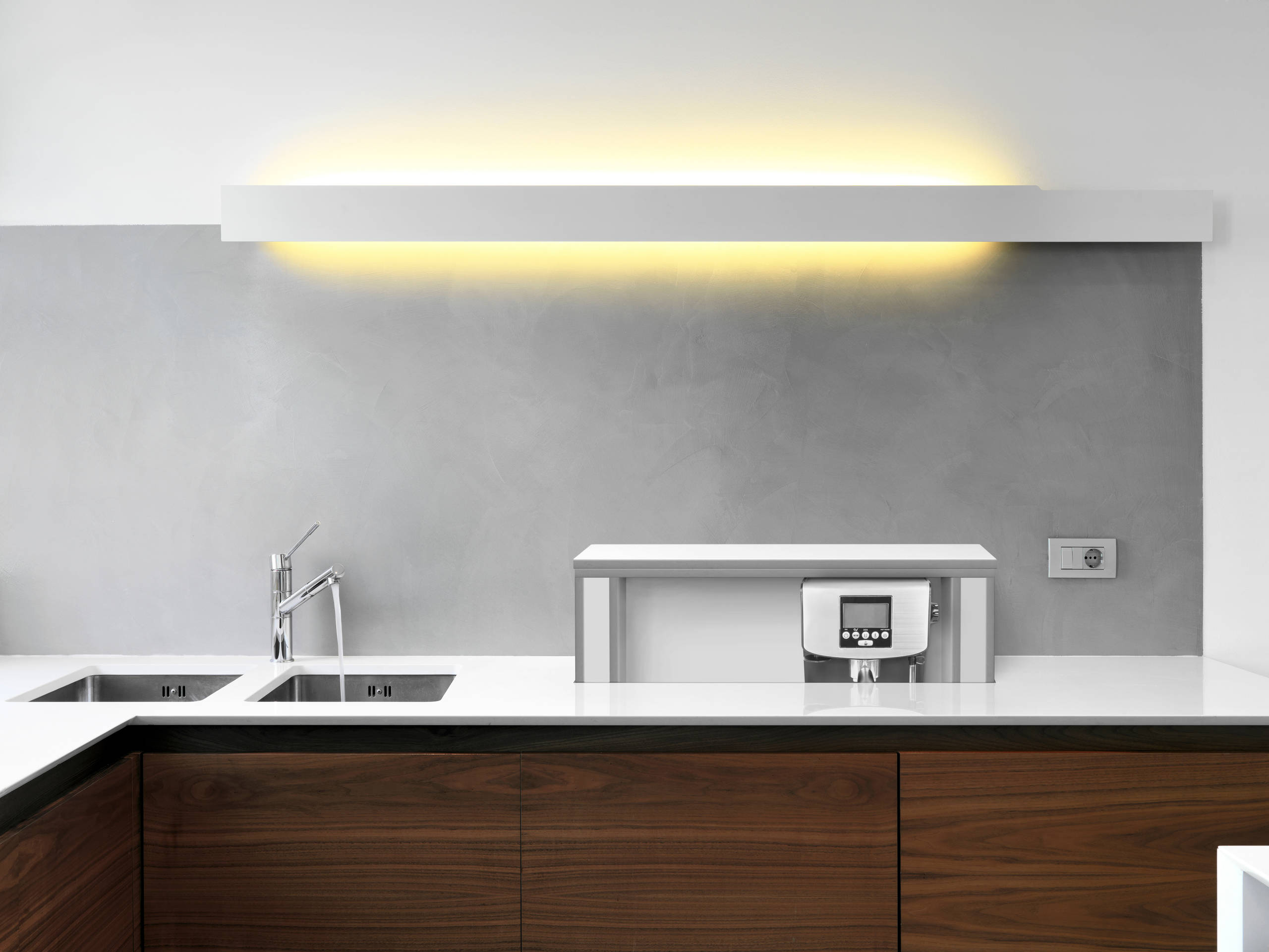 Так можно: Гараж для чайника и прочих кухонных машин