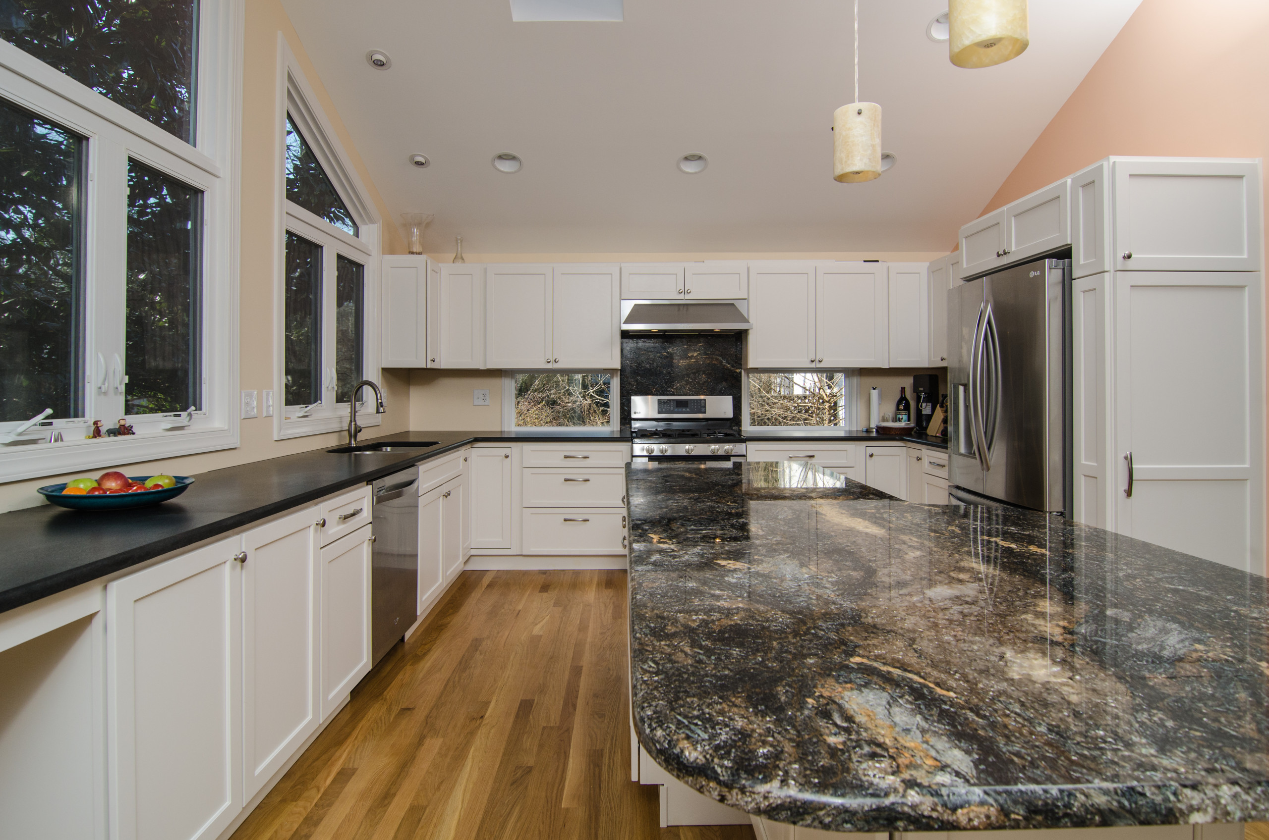 Итак, ваш стиль... глобальный космический