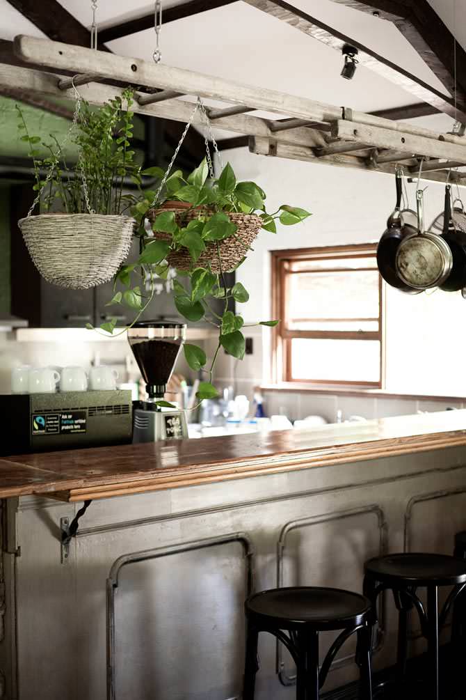 Сэкономить и удивить: 17 идей применения старых вещей