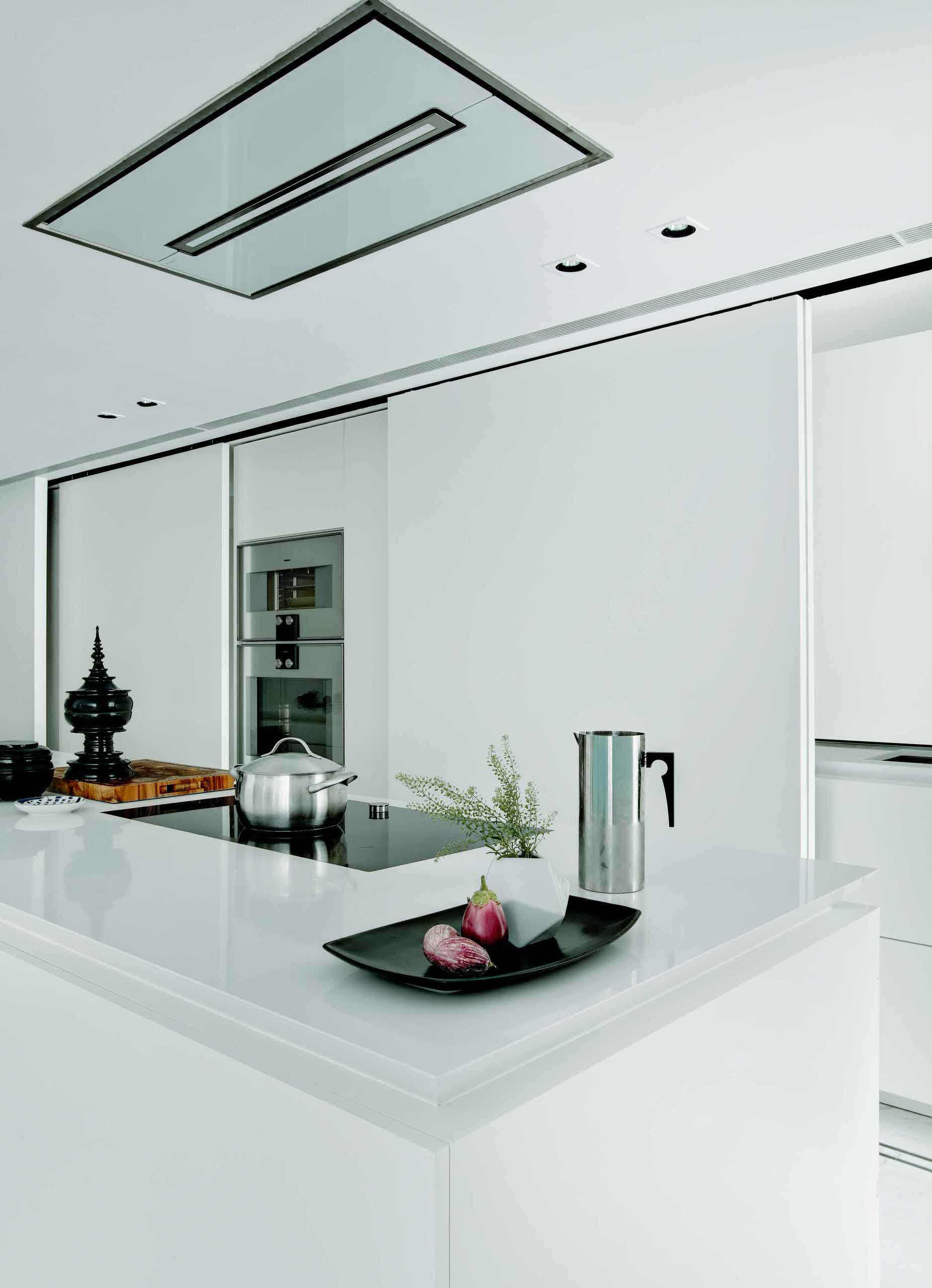 Houzz США: Белая квартира в стиле минимализма