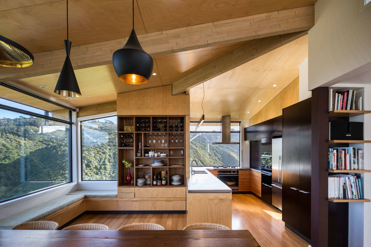 Houzz Новая Зеландия: Дом на лесистых холмах Веллингтона