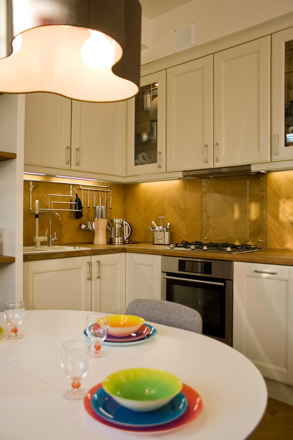 Кухня недели: Зимний сад и витражные окна