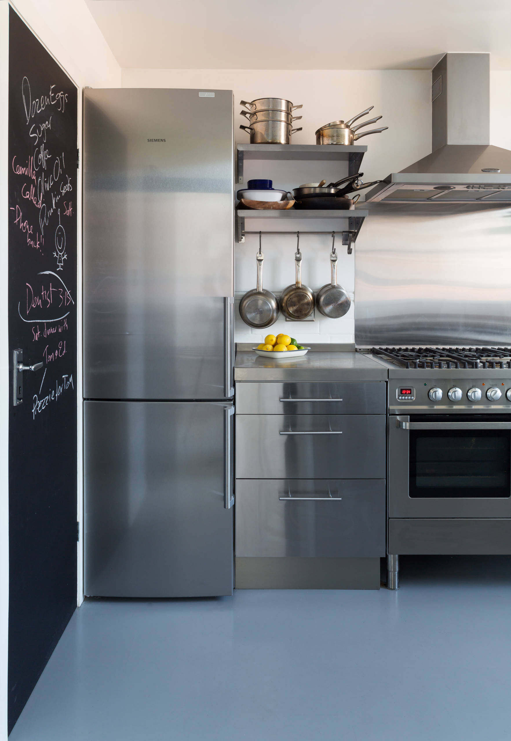 Вопрос: Можно ли положить на кухне ламинат