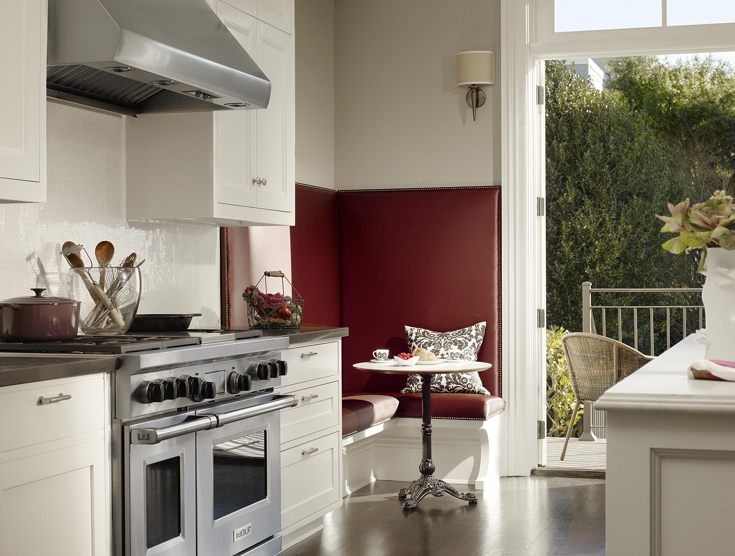 Как в кафе: 14 маленьких столовых в любом месте квартиры