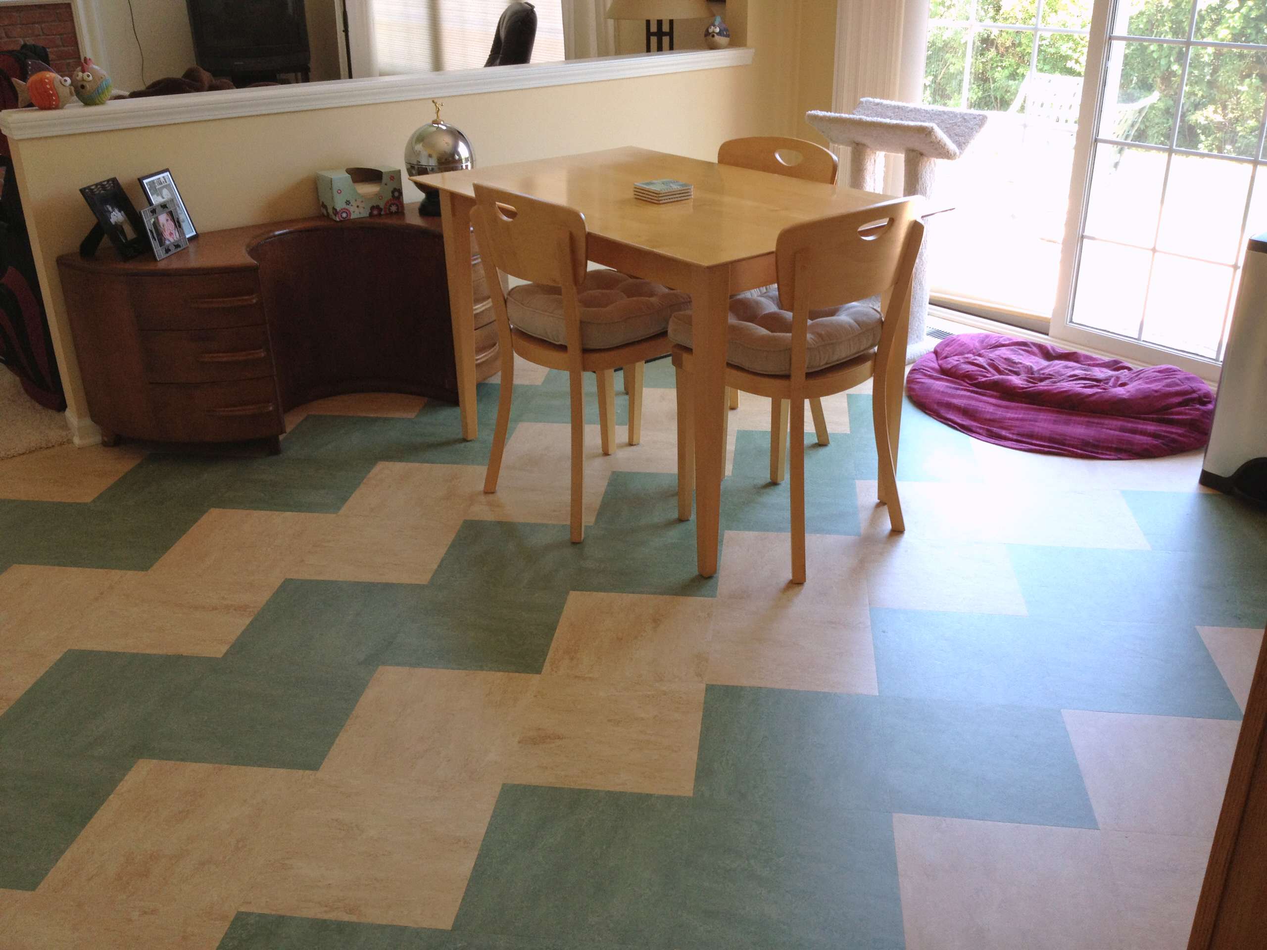 8 неожиданных способов укладки привычных напольных материалов