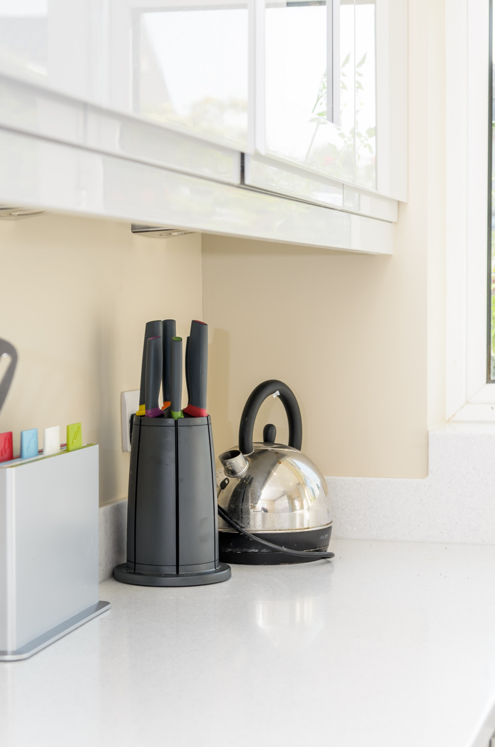 Подставка для ножей: Как правильно хранить и точить лезвия