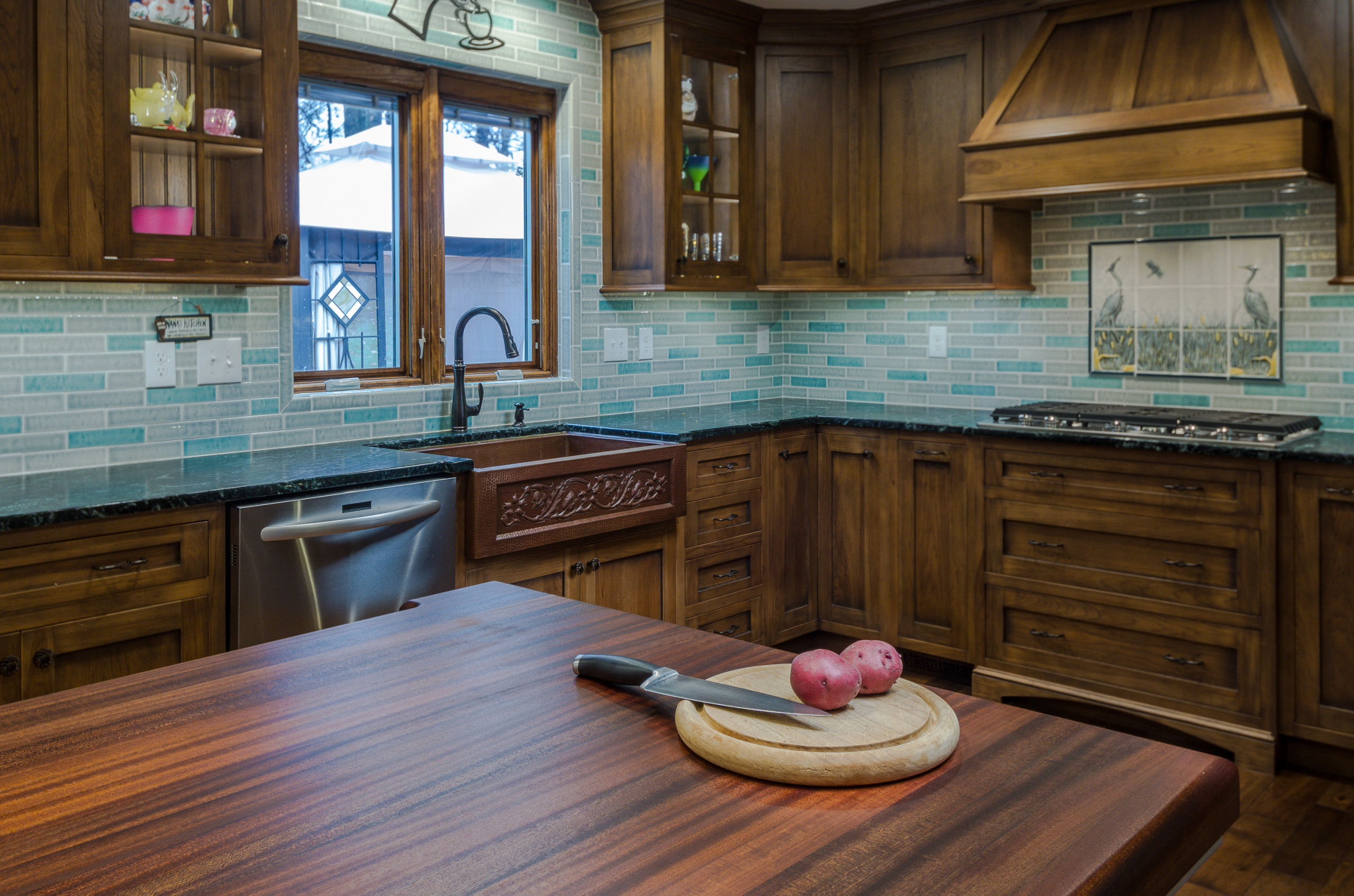 Подставка для ножей: Как правильно хранить и точить лезвия