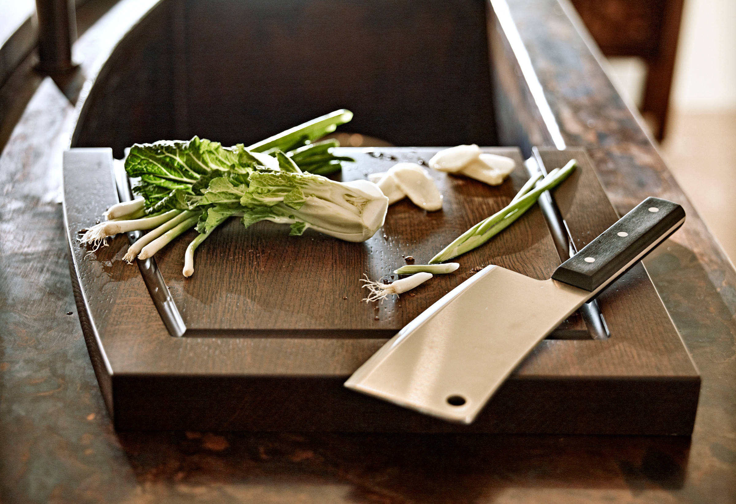 Подставка для ножей: Как правильно хранить и точить лезвия