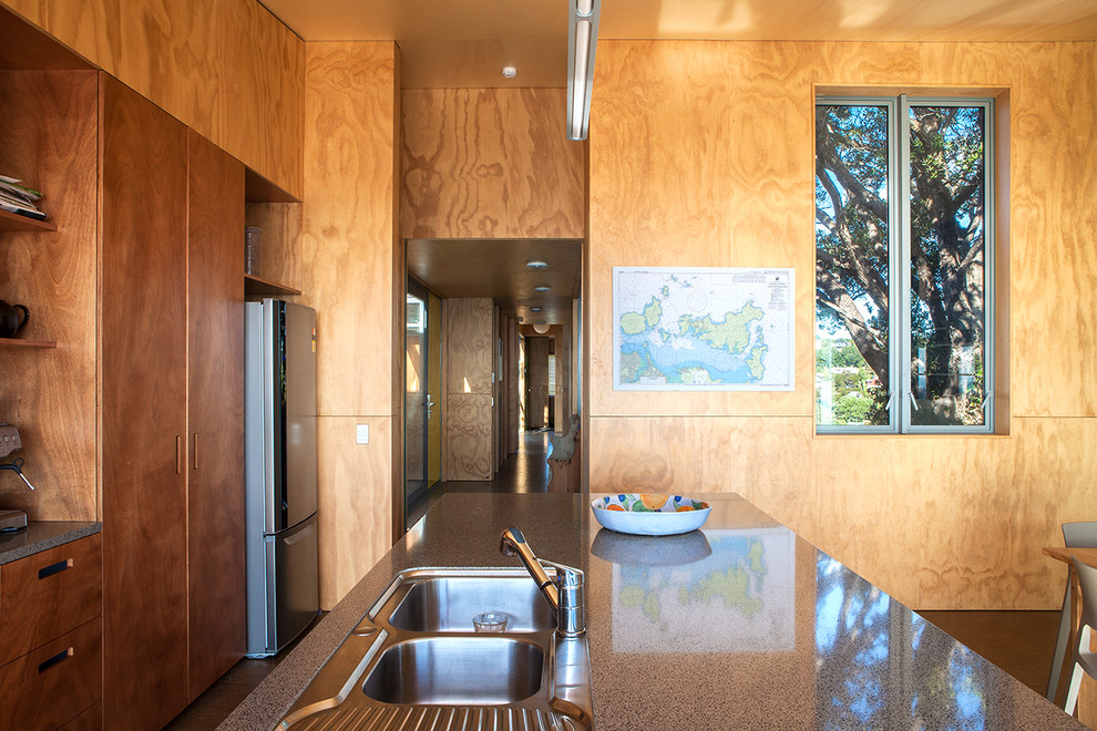 Houzz Новая Зеландия: Дом на скале под раскидистым деревом