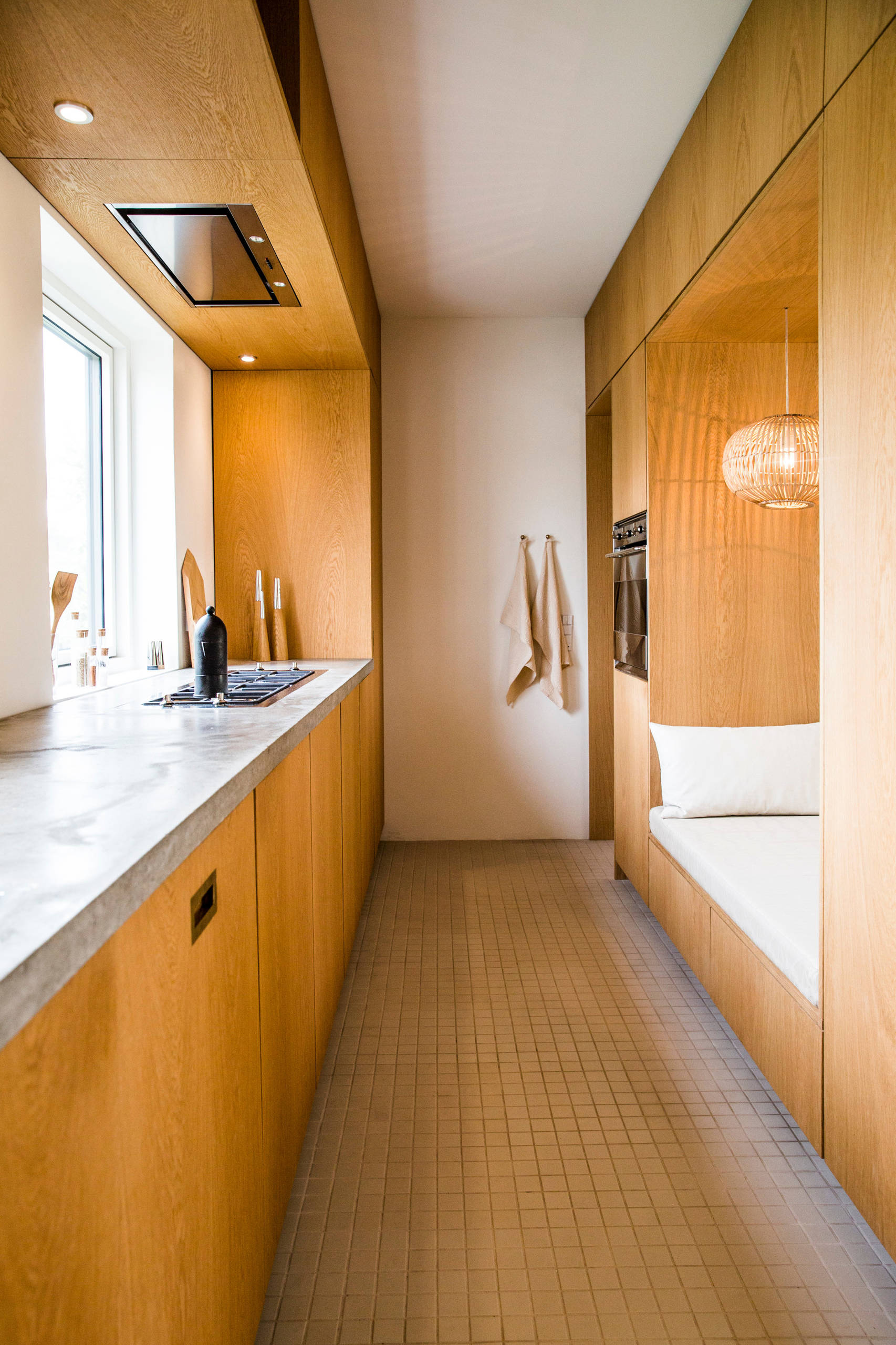 Просто фото: Кухни с внутренним окном