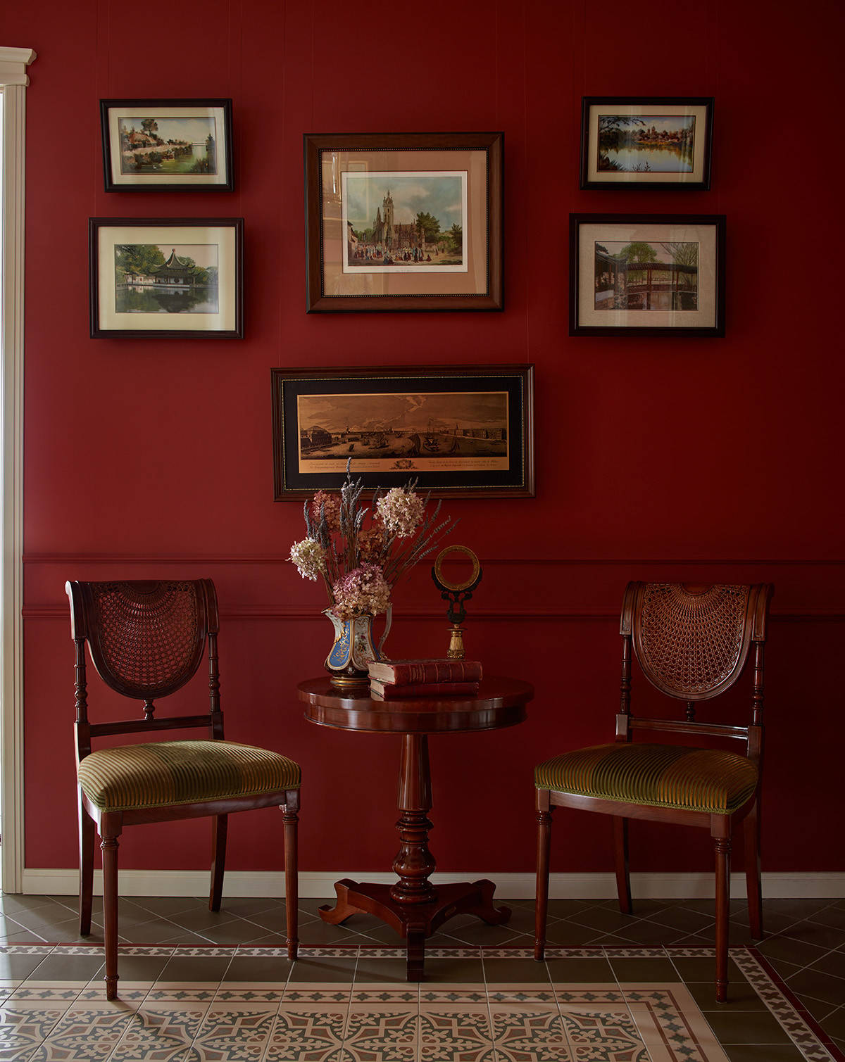 Houzz тур: Классическая квартира в насыщенных тонах