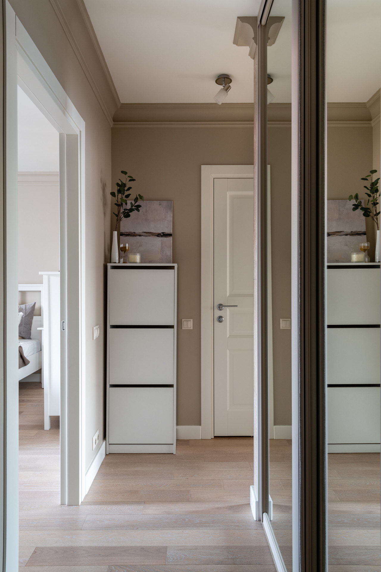 В гостях: Квартира в бежевых тонах для семьи дизайнера