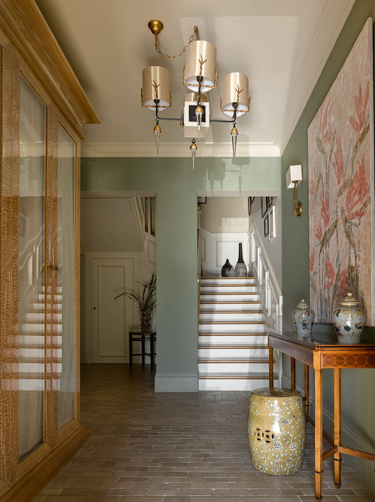 Houzz тур: Таунхаус с зелёными стенами и второй кухней