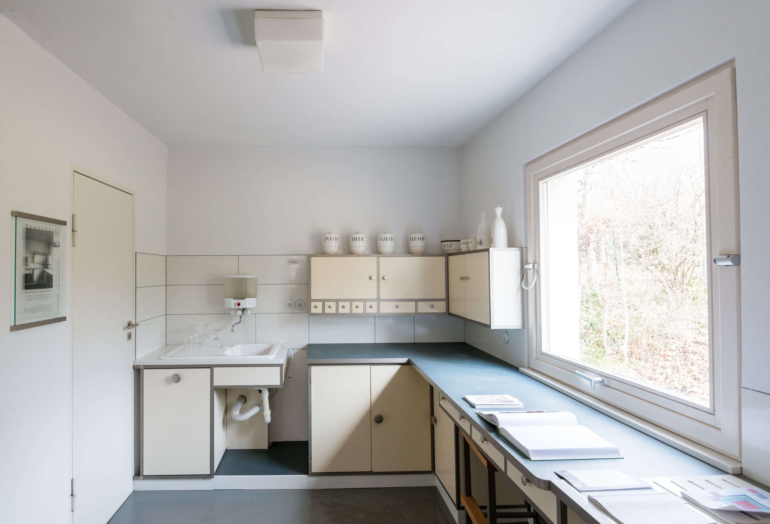 Мир дизайна: К истокам модернизма — первое здание Баухауса