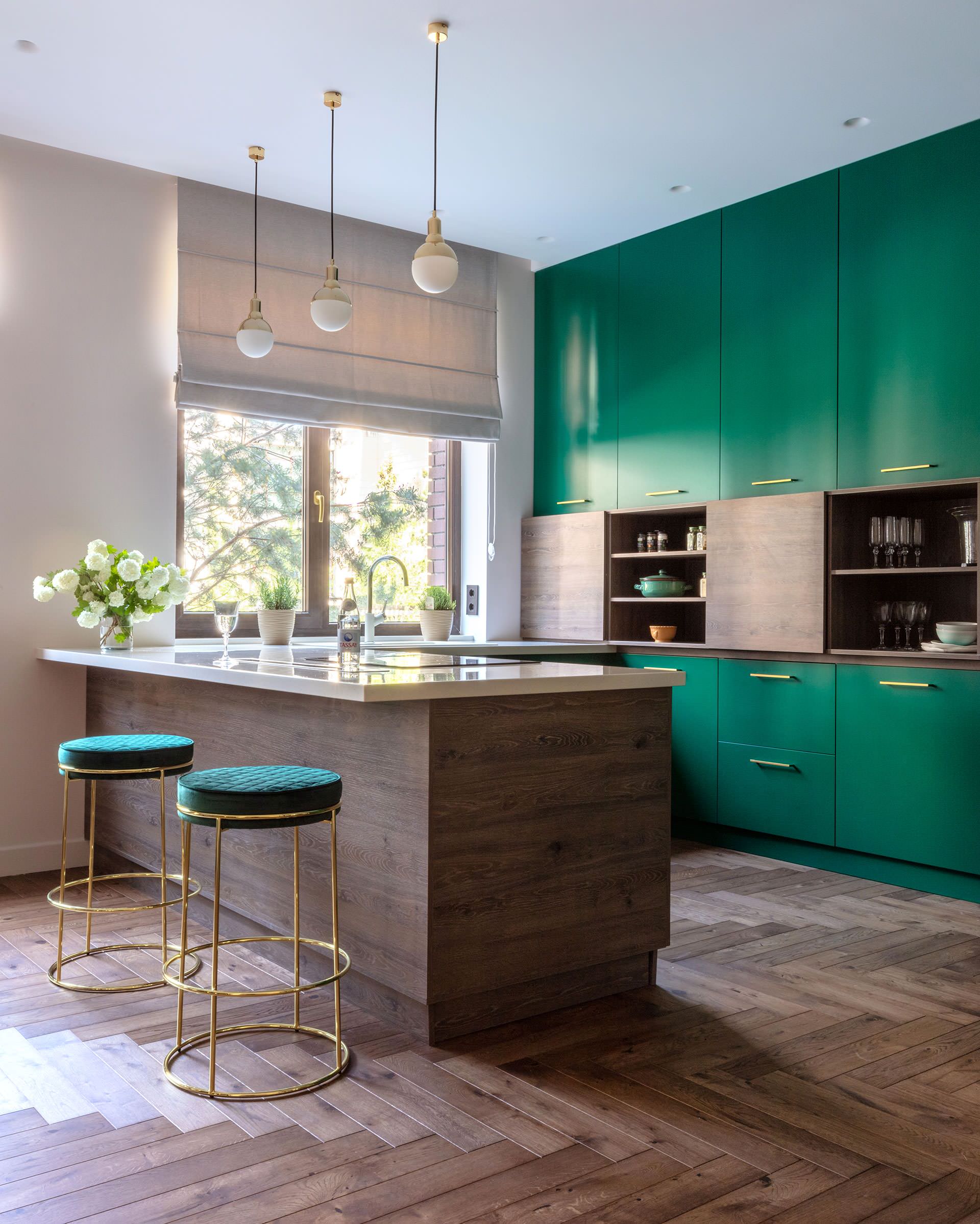 Houzz Казахстан: Квартира с потайной дверью и суперкухней