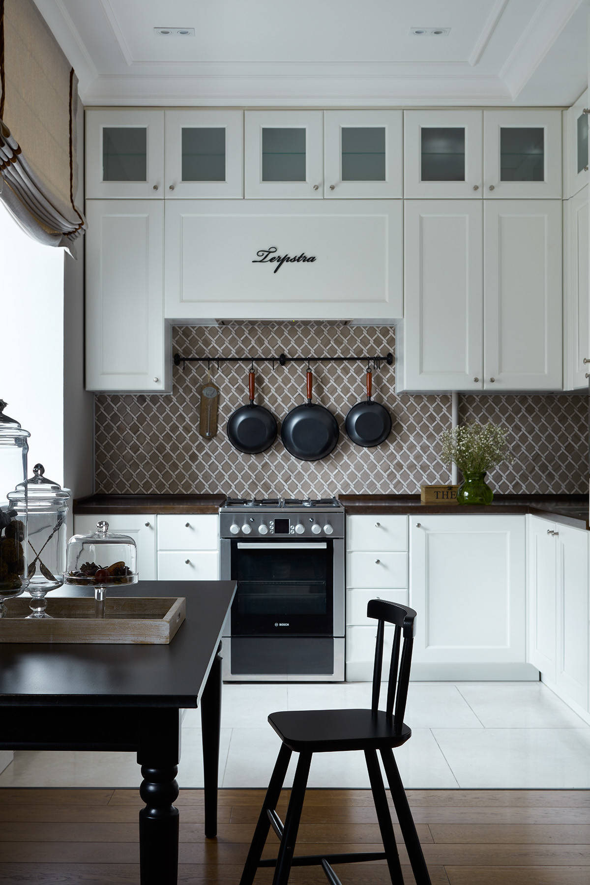 Хороший вопрос: Какой фартук для кухни лучше выбрать