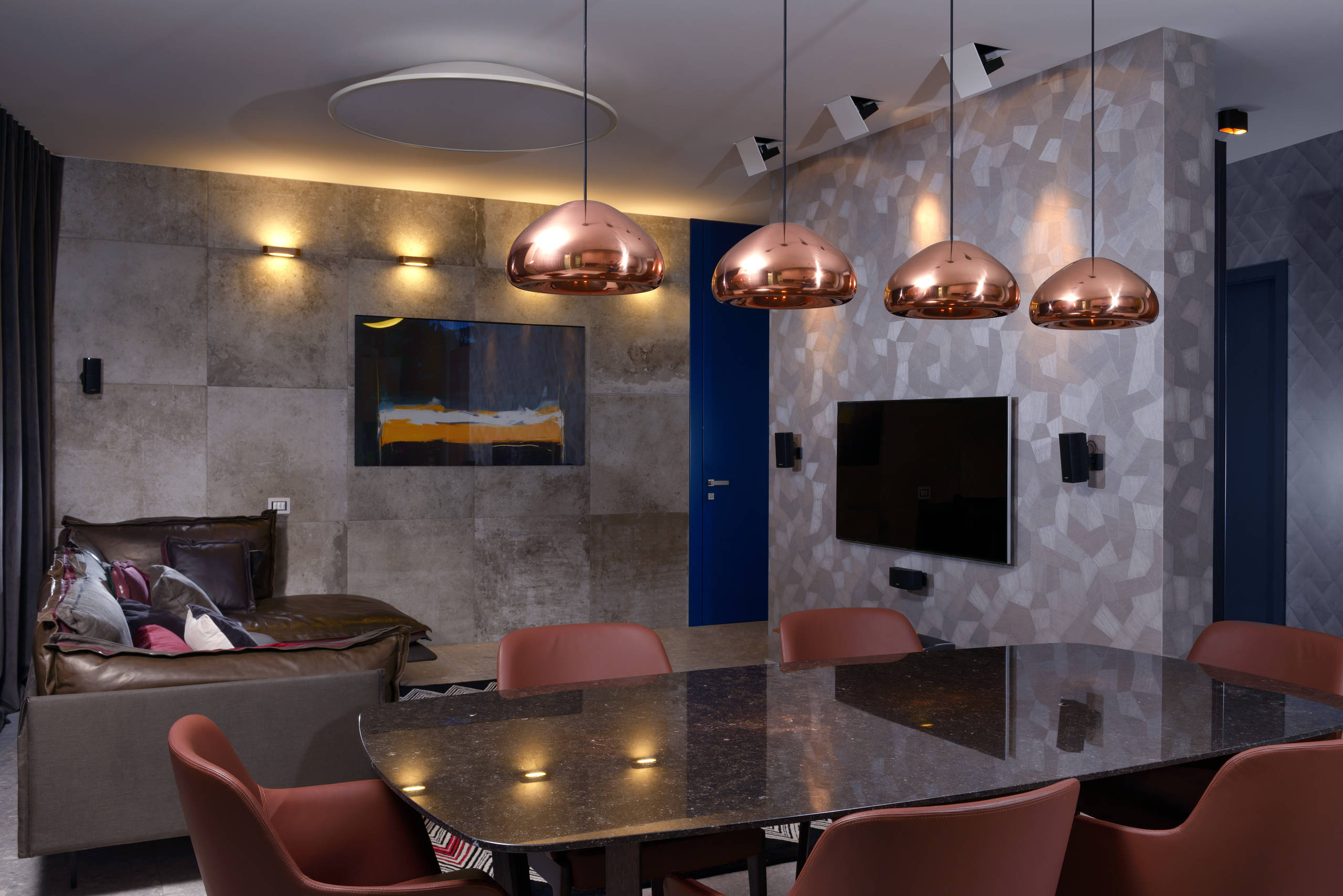 Houzz Украина: Мужская квартира с радиусной стеной