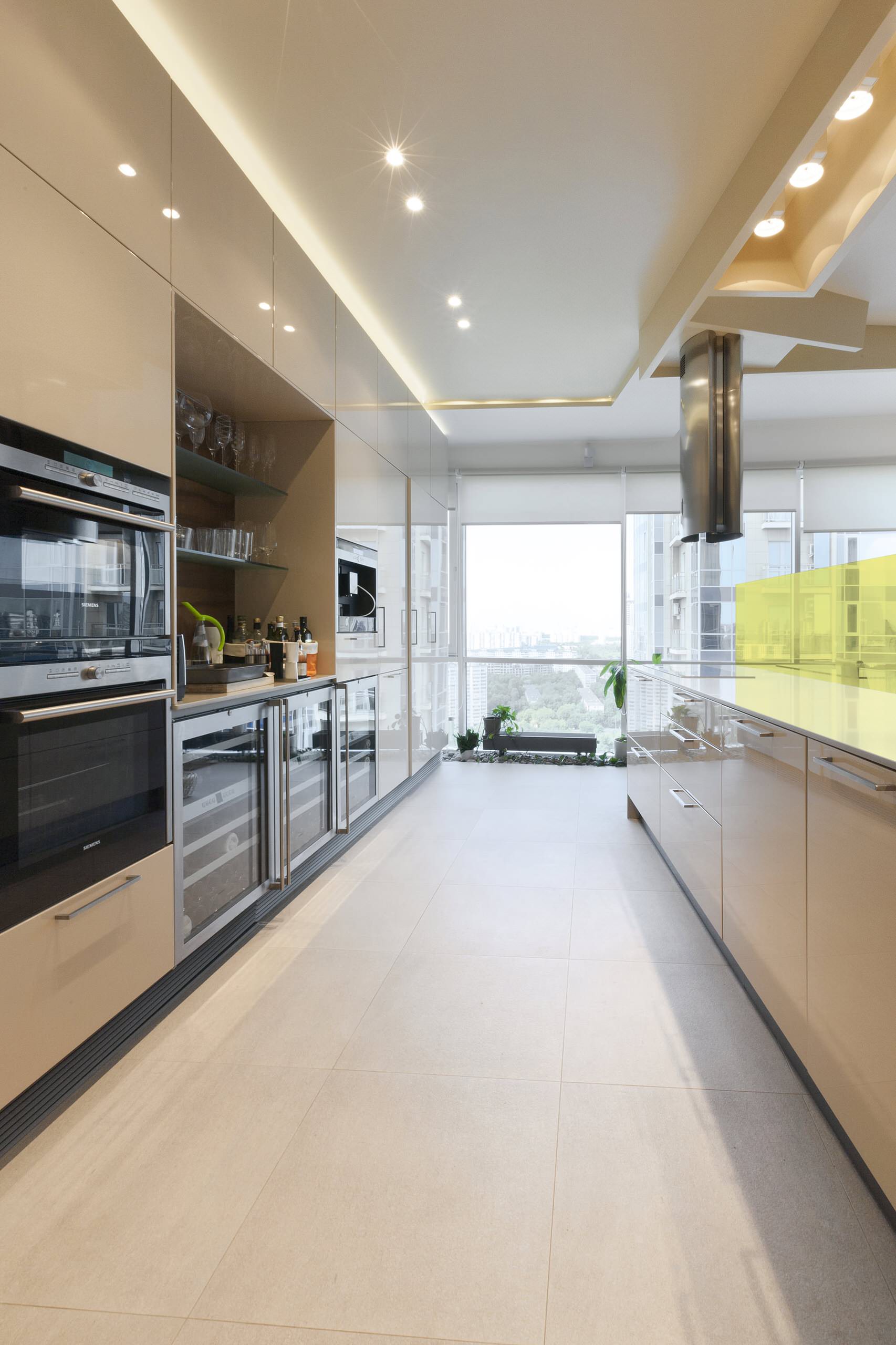 Houzz тур: Лаконичный интерьер с галькой и дизайнерской мебелью