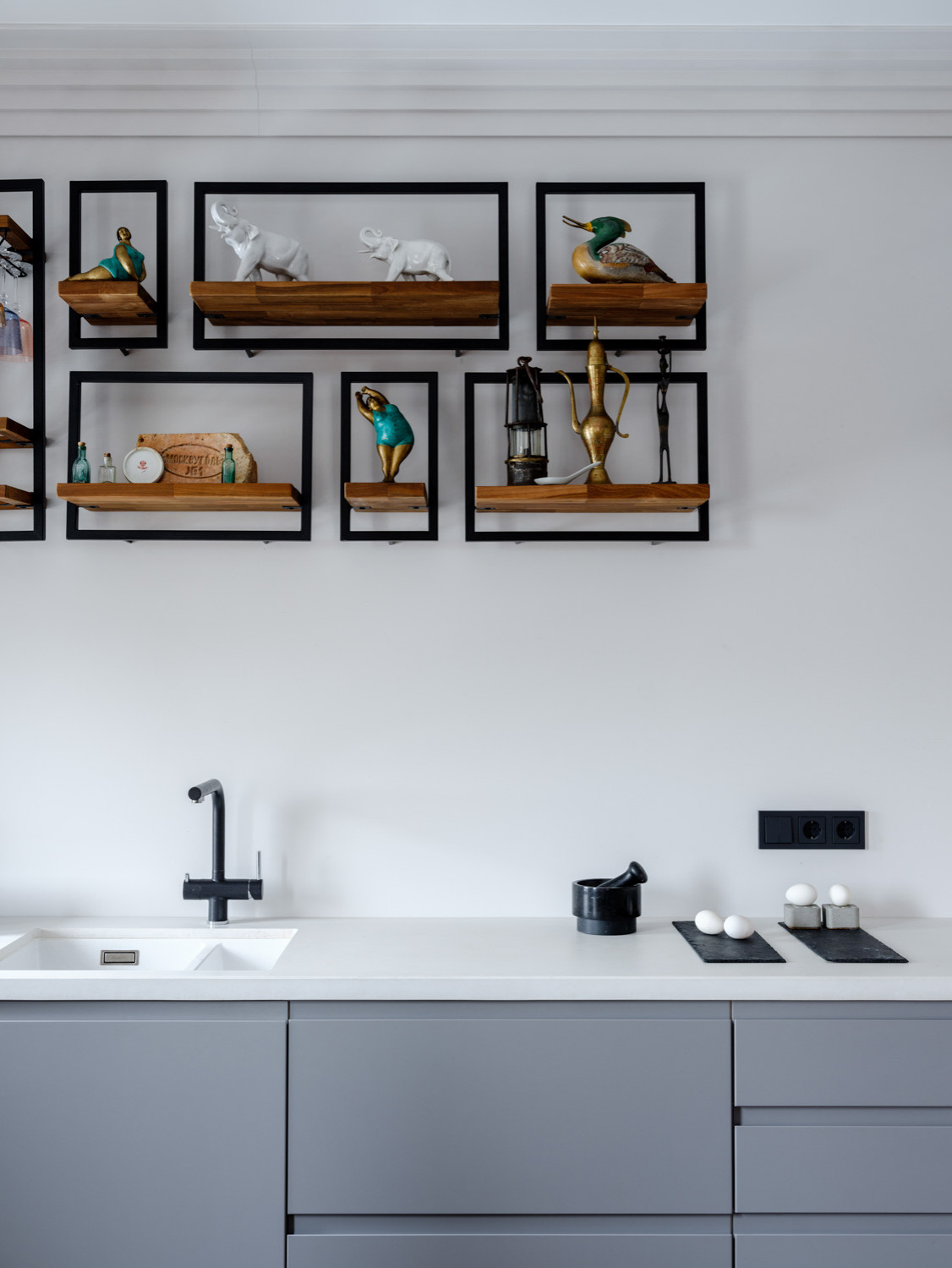 Houzz тур: Квартира с радиусной стеной и невысокими потолками