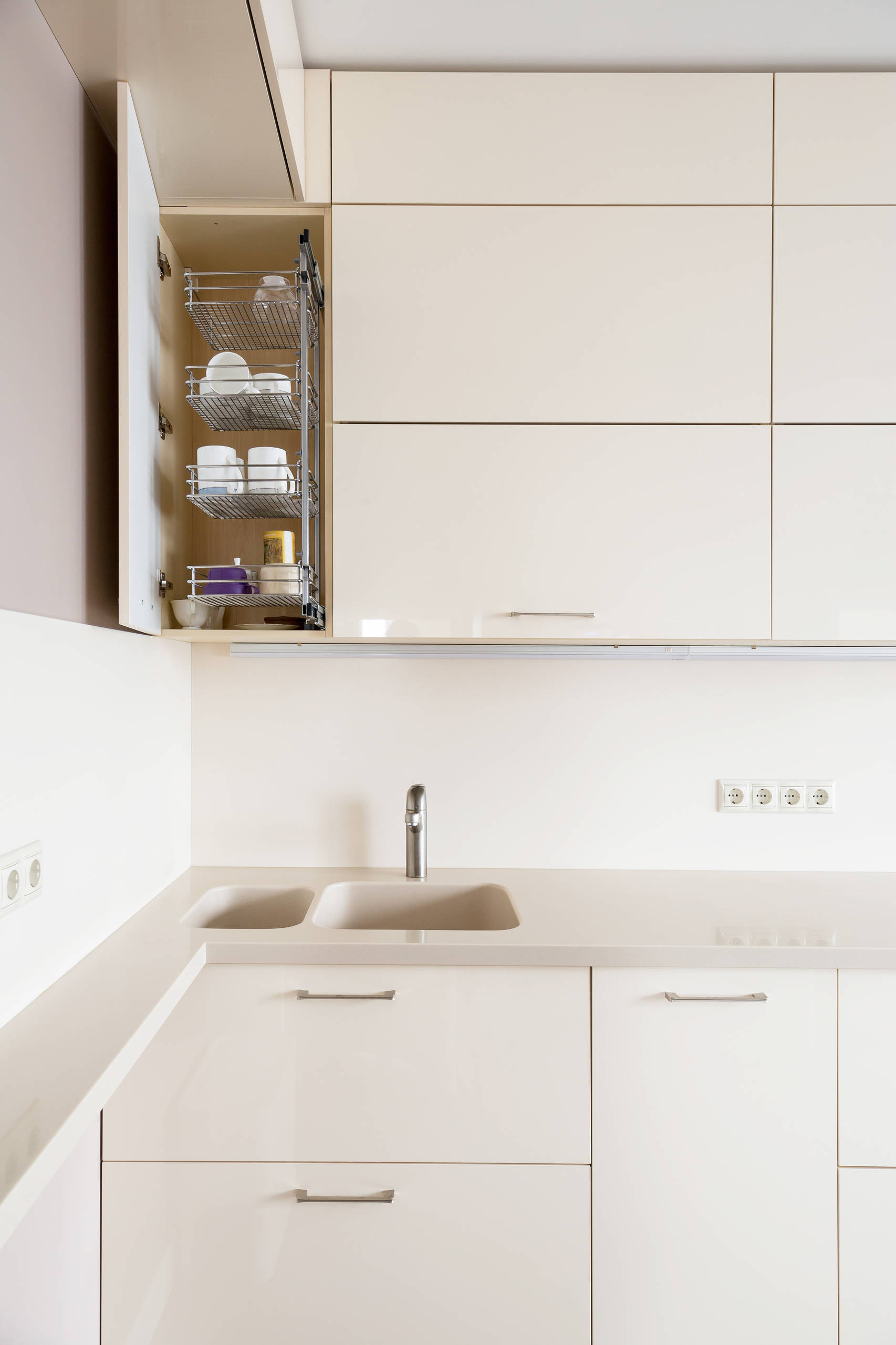 Вопрос: Стоит ли платить за дорогую кухонную фурнитуру