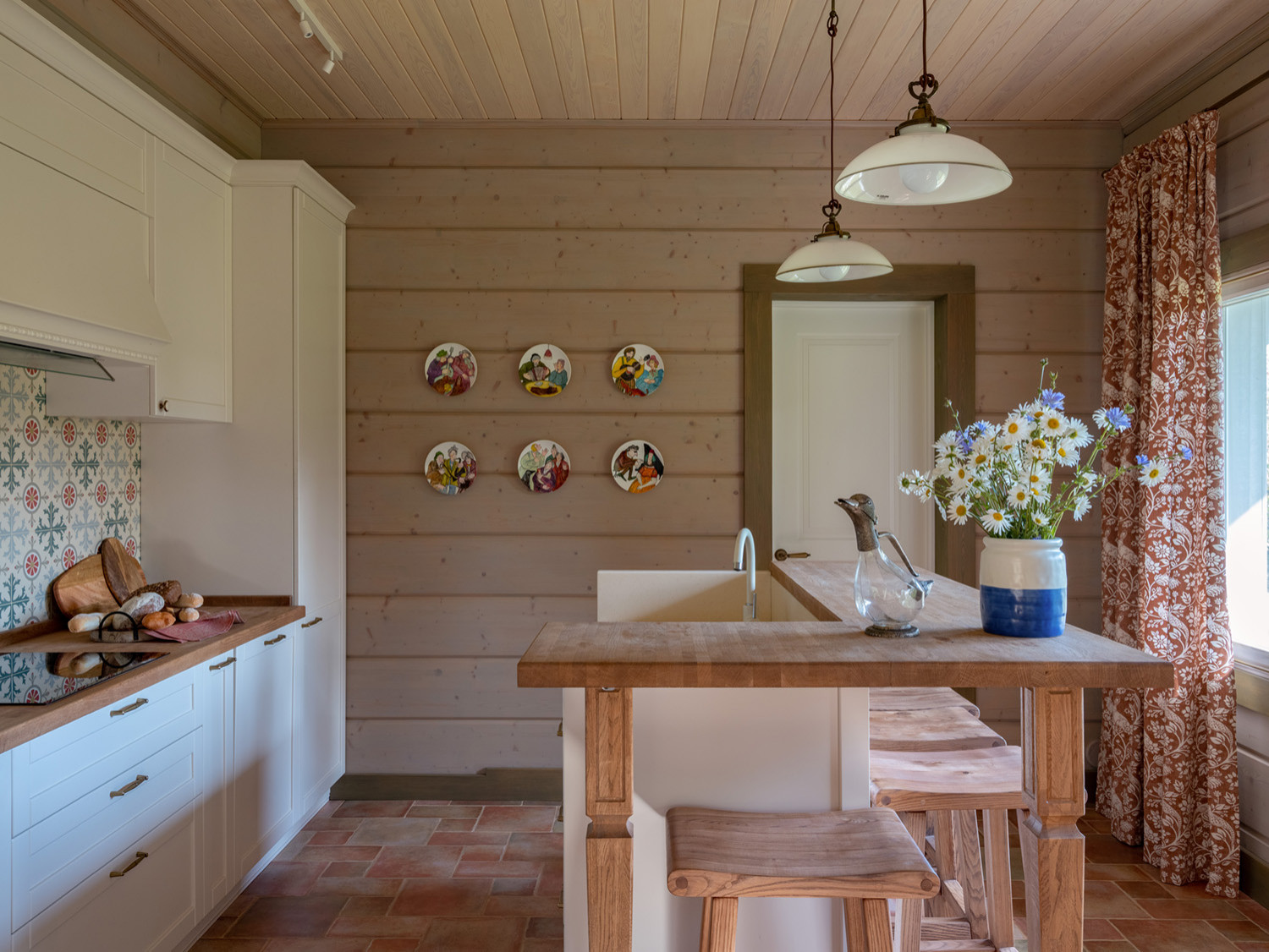 Houzz тур: Дом для большой семьи в духе русской усадьбы