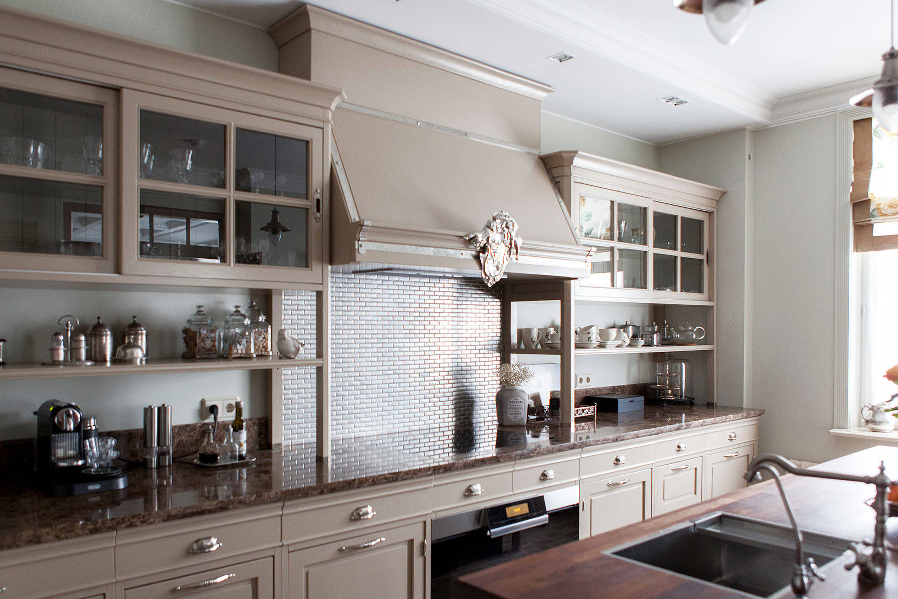 В гостях: Жемчужные тона и балерины в московской квартире