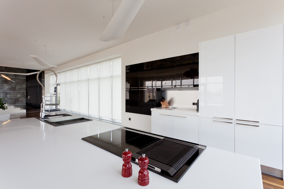 Houzz тур: Дом в стиле минимализм с лестницей в небо