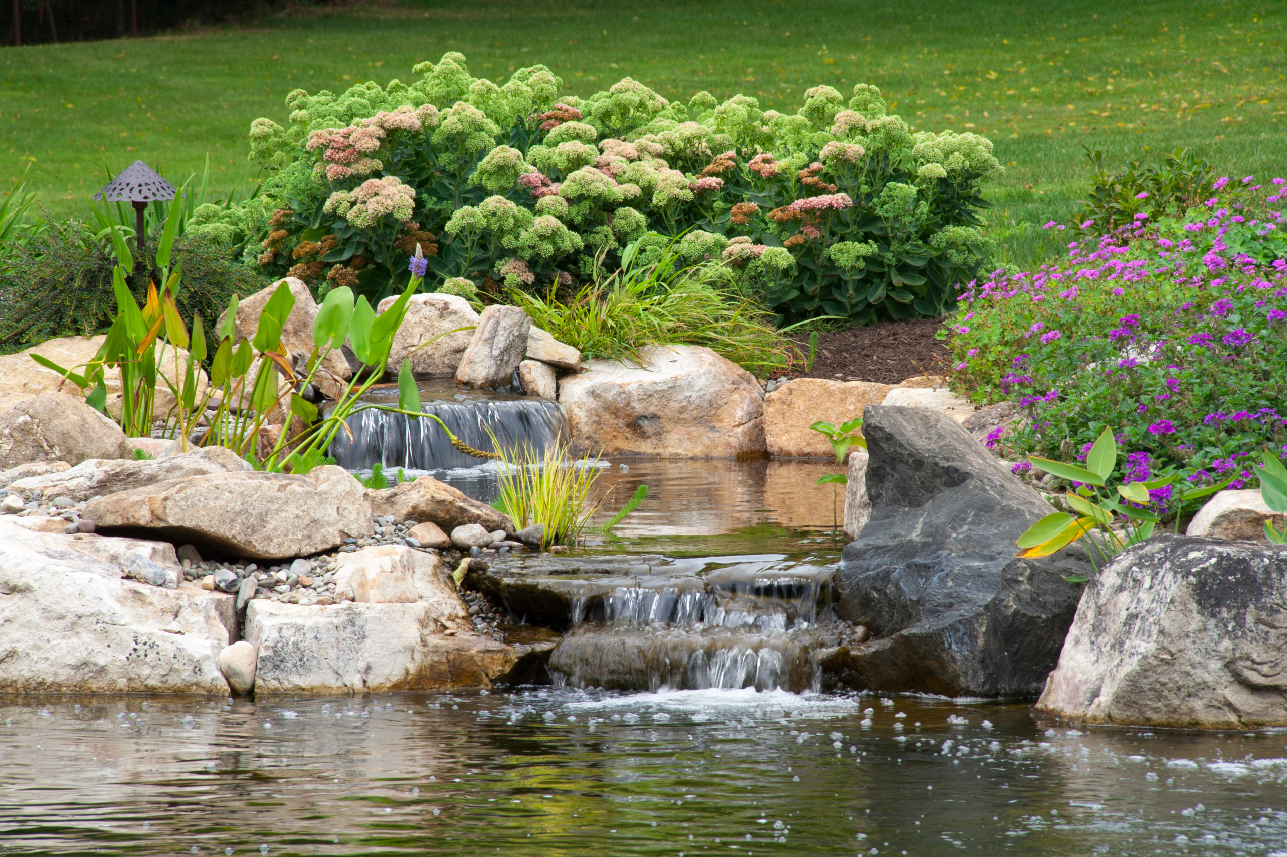 Водопады и каскады: Очарование падающей воды