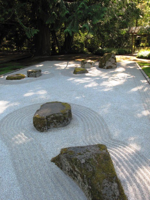 «Каменный цветок»: Как обустроить сухой сад камней