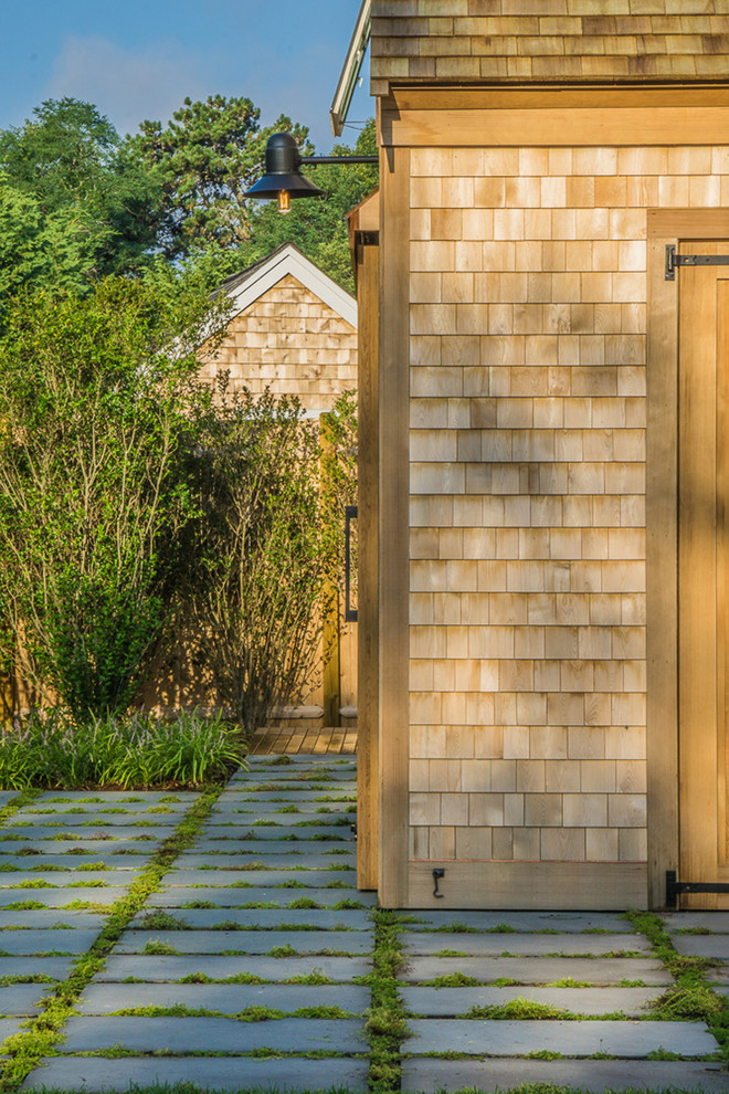 Хороший вопрос: Где парковать машину на даче?