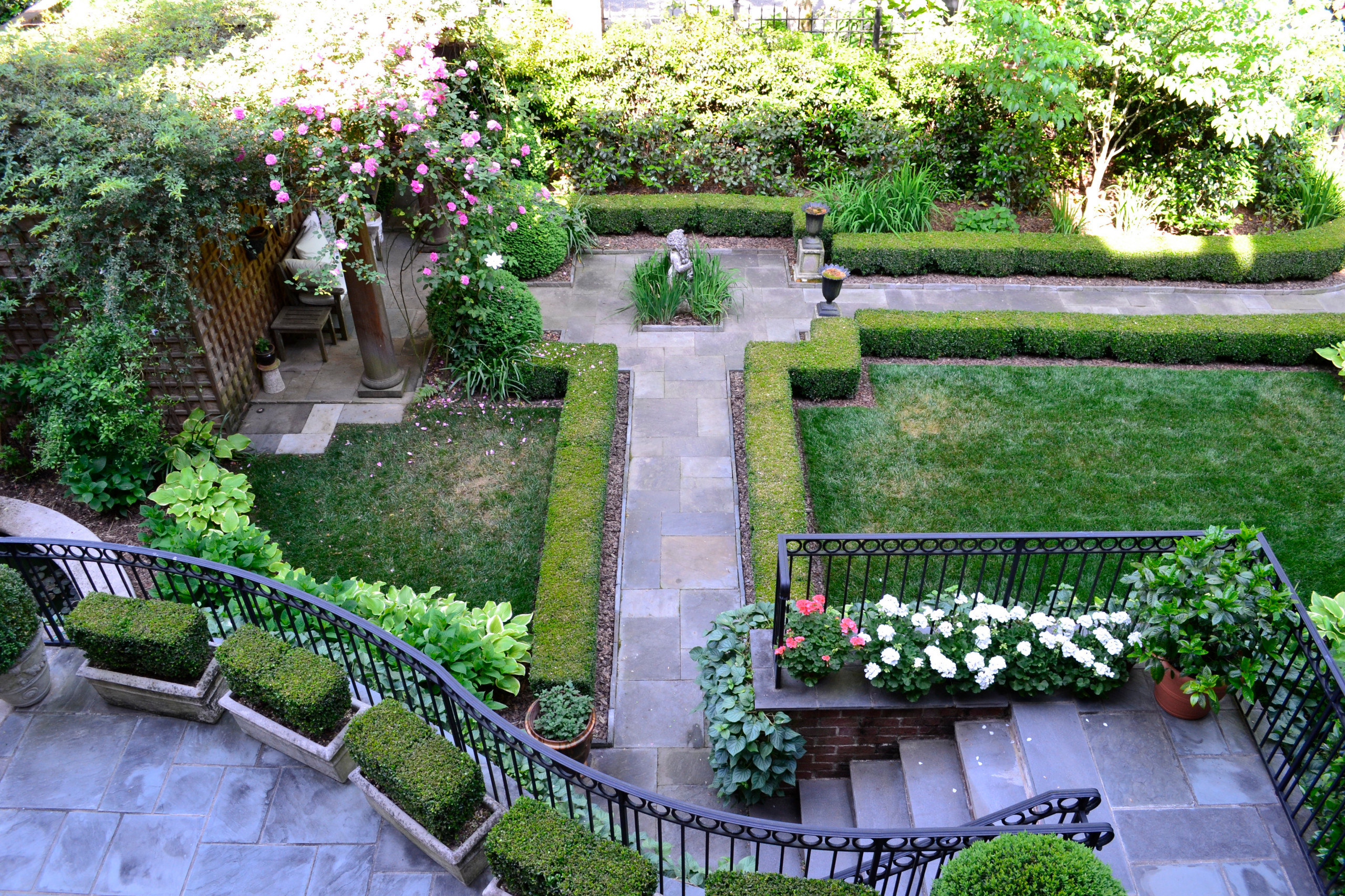 Хороший вопрос: Почему ваш участок не похож на фото из журнала