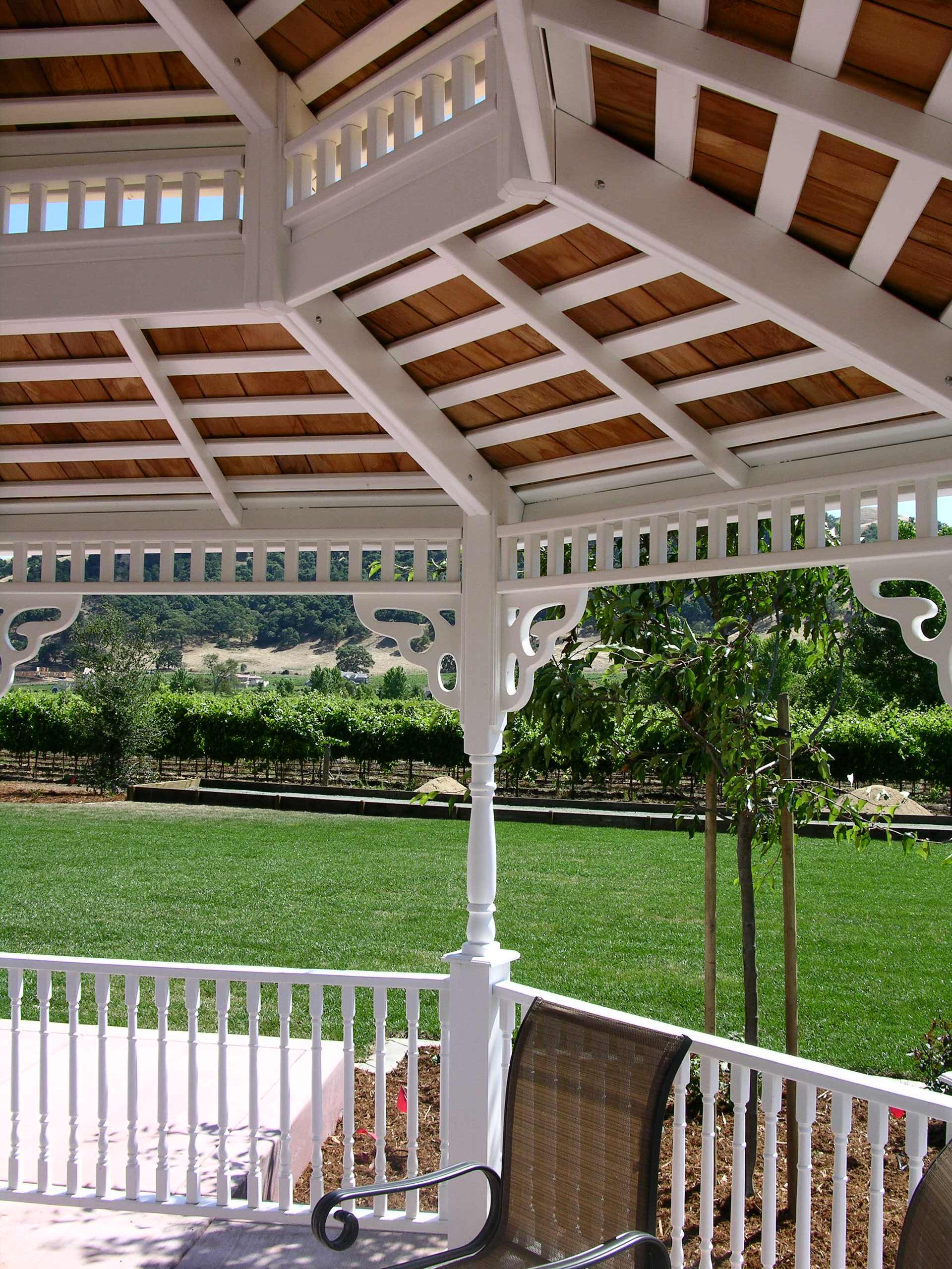 Что мне снег, что мне зной: Как выбрать крышу для зоны отдыха на даче