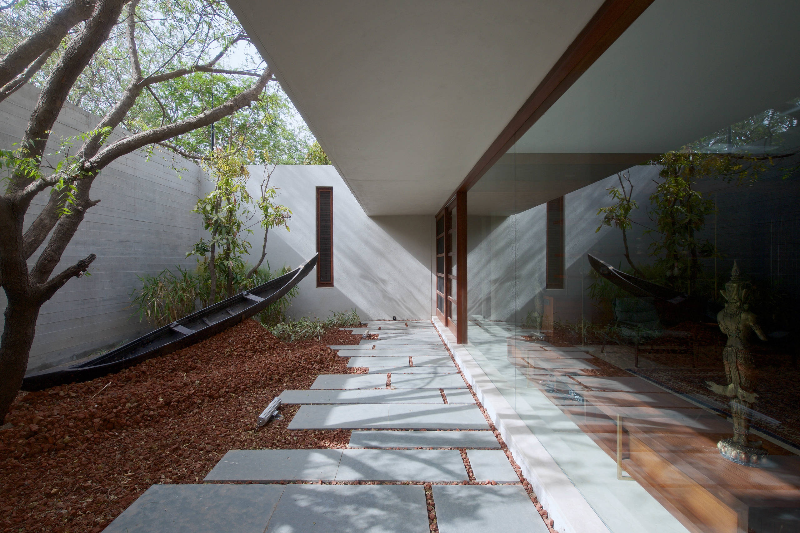 Houzz Индия: Как материалы дома в Ахмедабаде борются с климатом