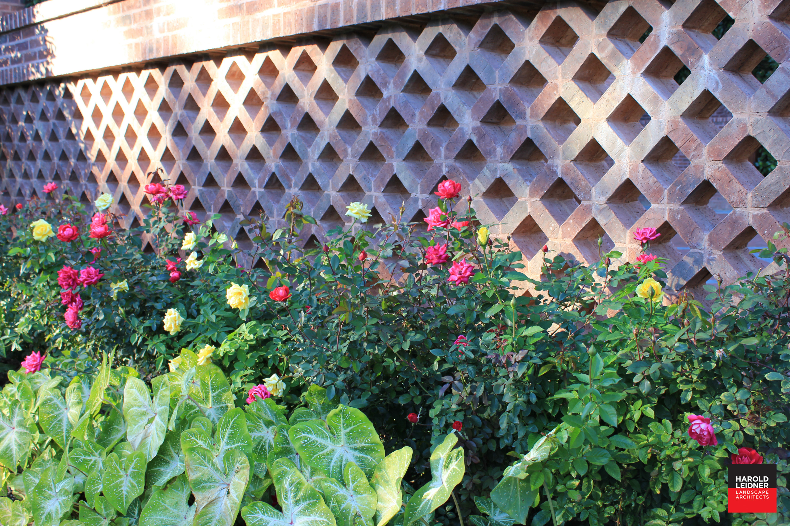 Декоративный забор: Как красиво отгородиться от посторонних