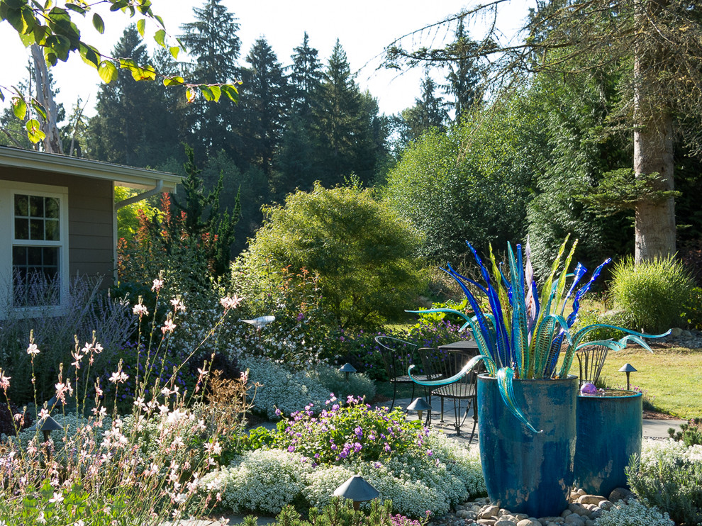 Зачем вам: Цветное стекло в саду